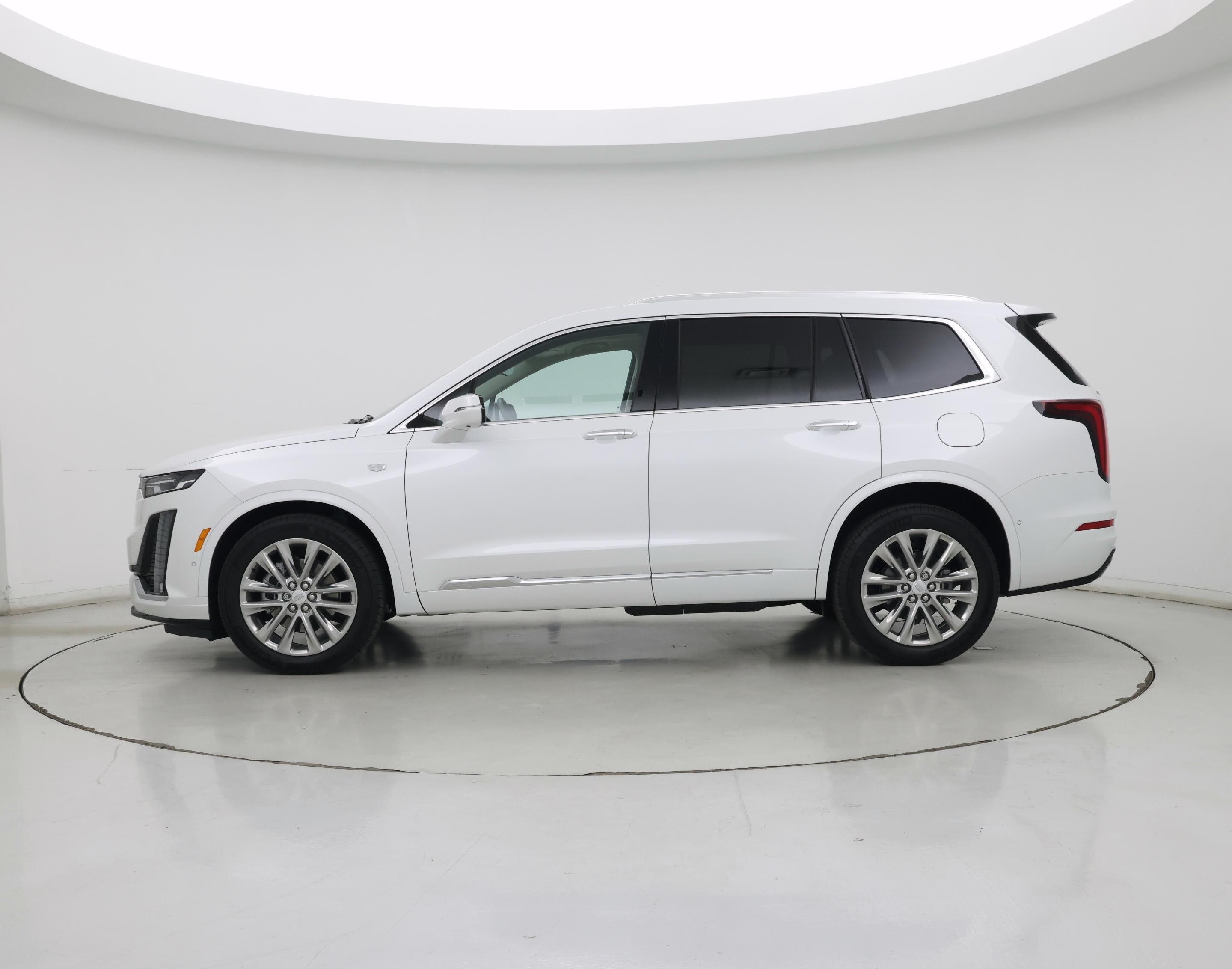 Thumbnail: 2023 Cadillac XT6 - 3