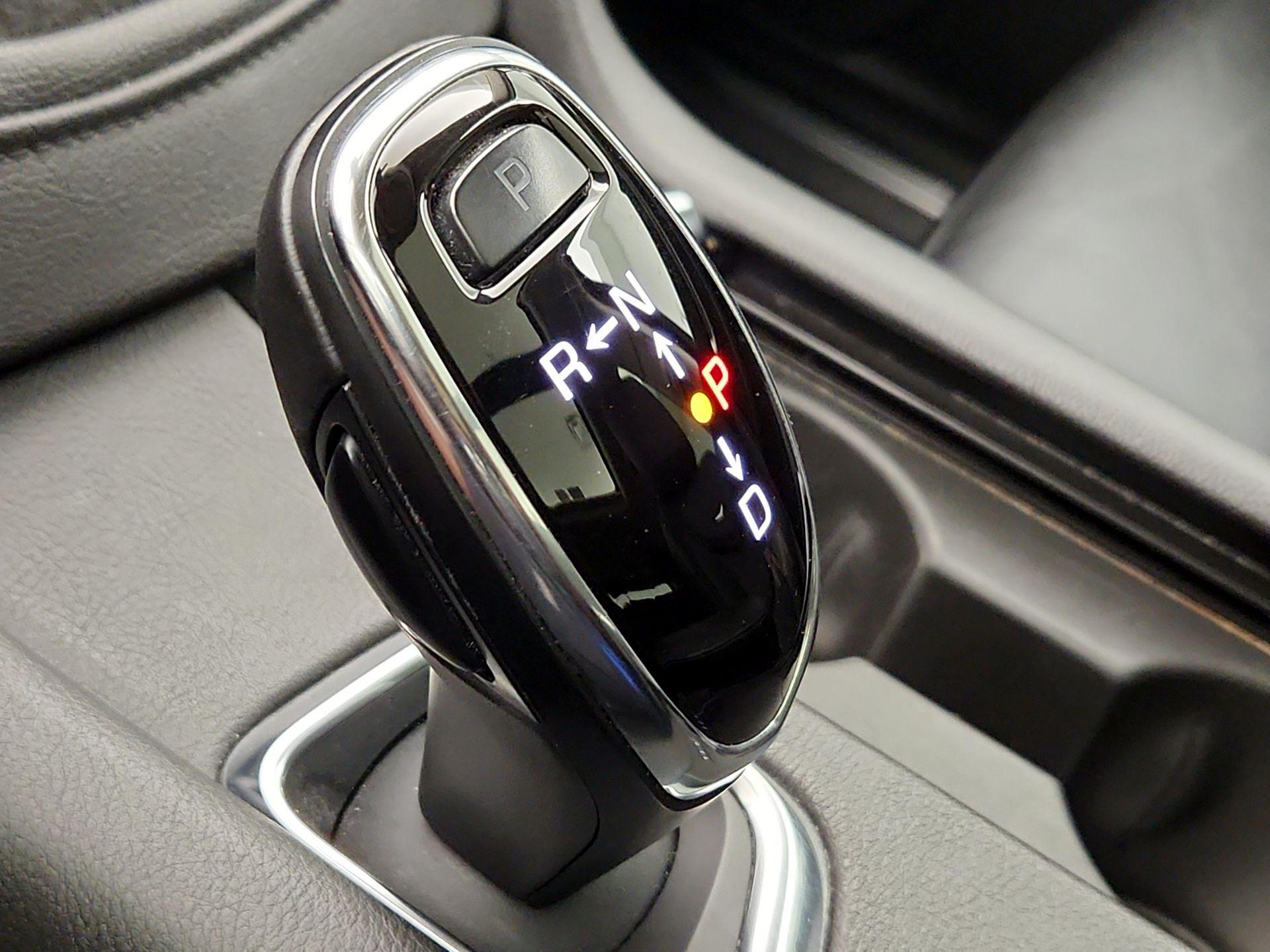 Thumbnail: 2017 Cadillac XT5 - 17