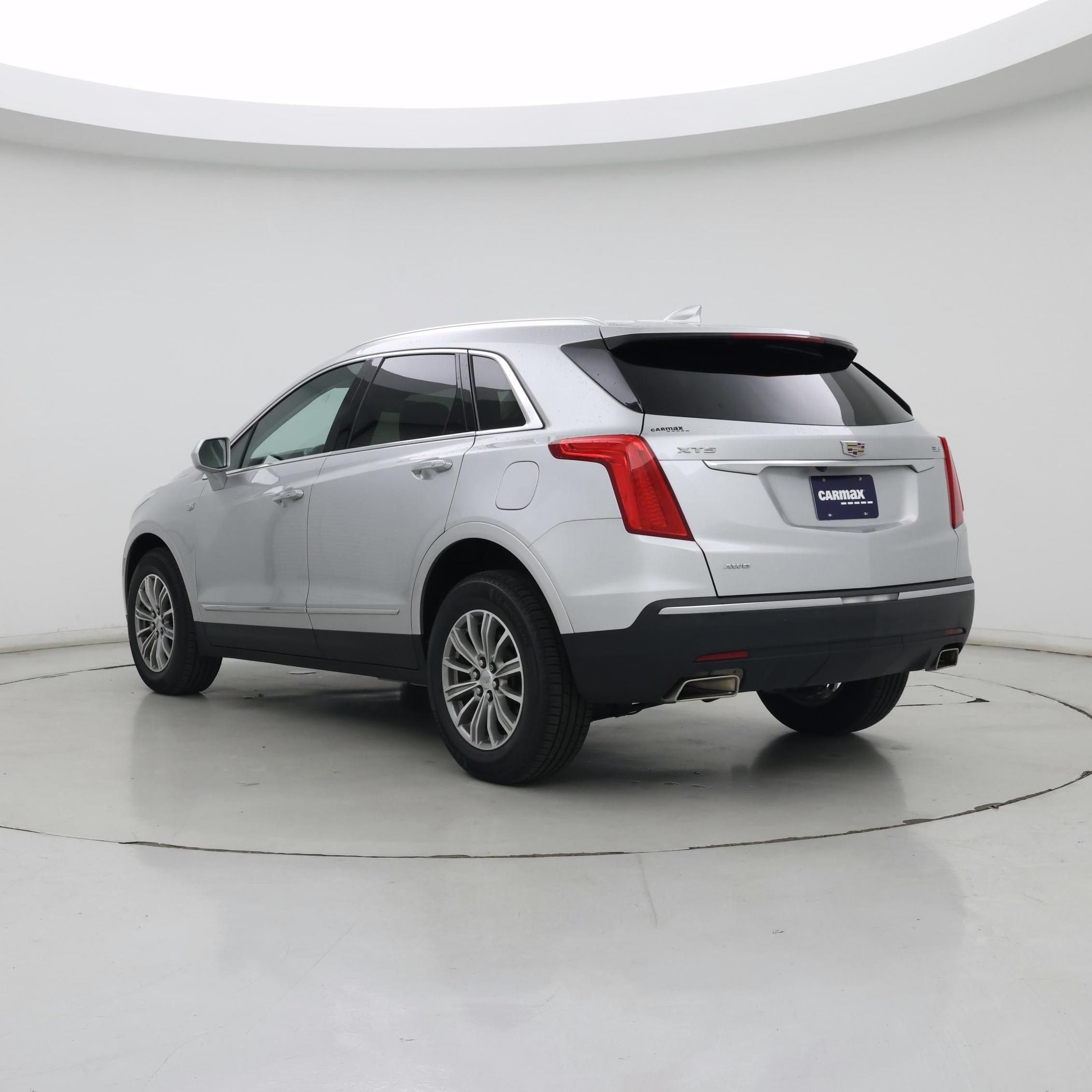 Thumbnail: 2017 Cadillac XT5 - 2