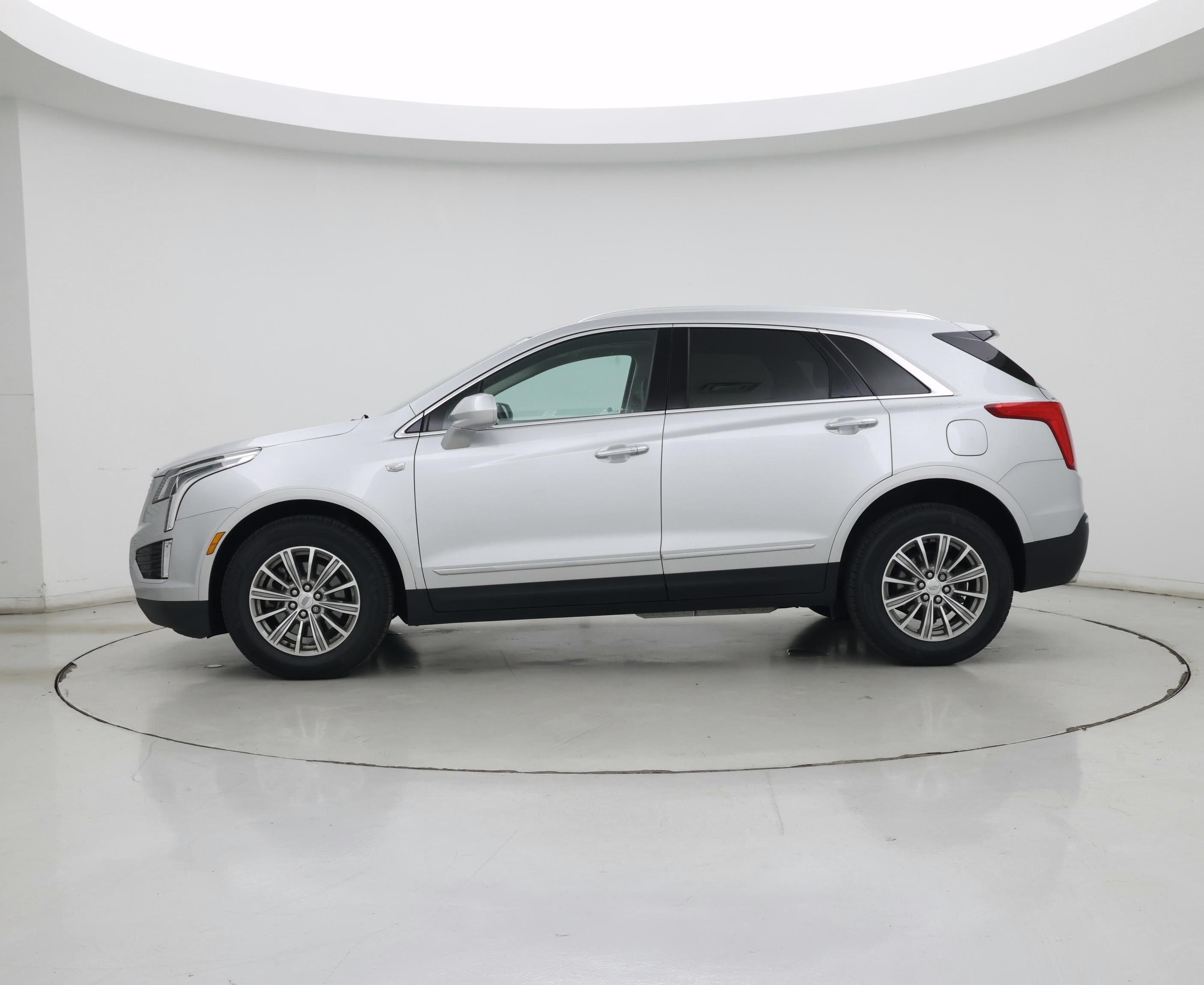 Thumbnail: 2017 Cadillac XT5 - 3