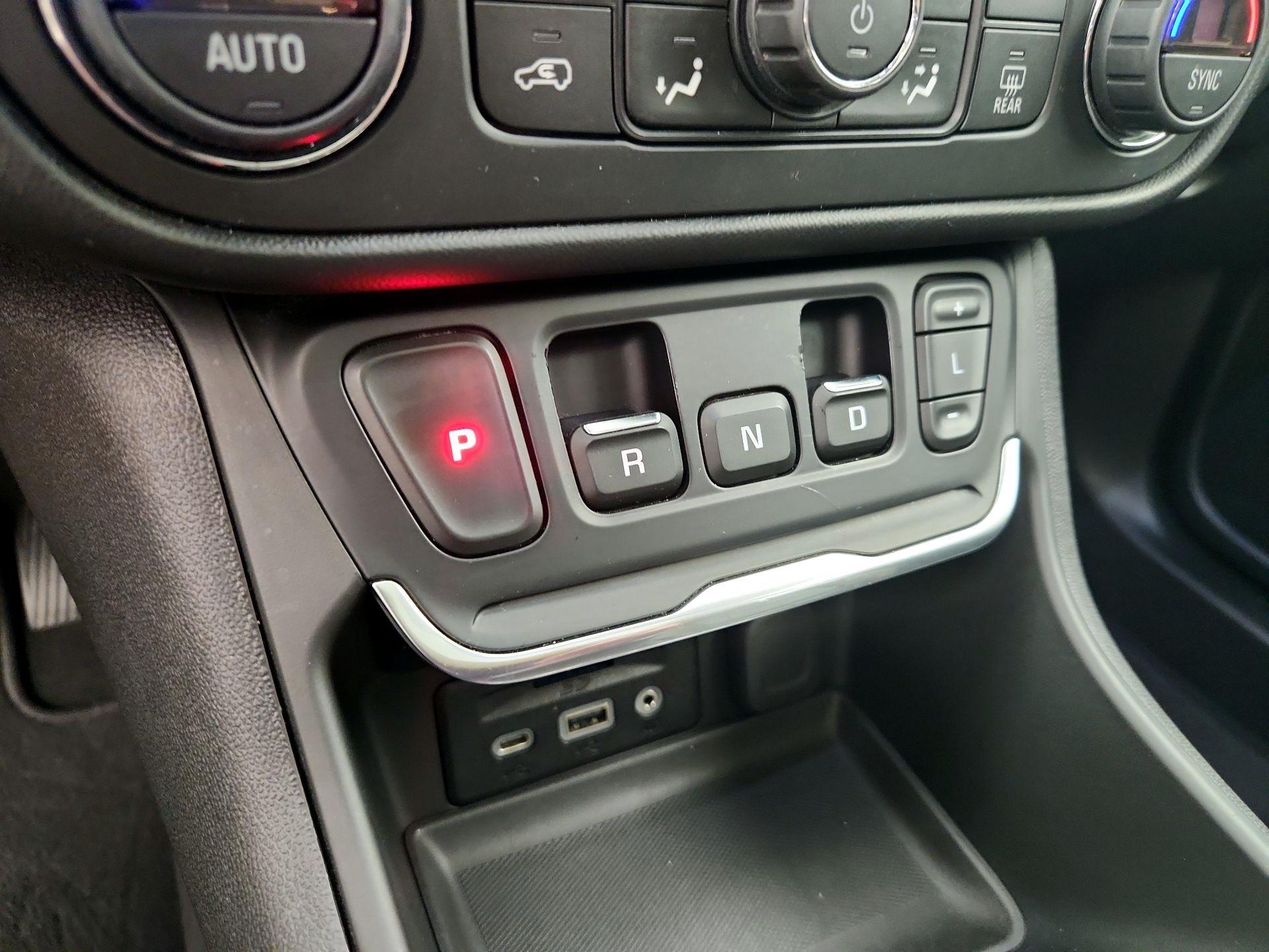 Thumbnail: 2018 GMC Terrain - 17