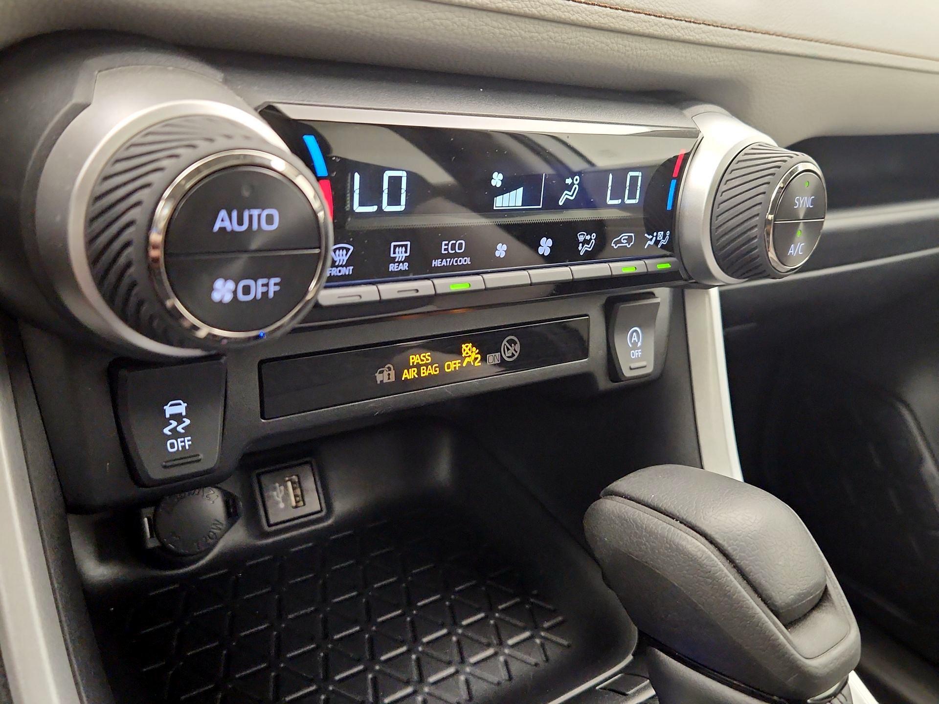Thumbnail: 2024 Toyota RAV4 - 16