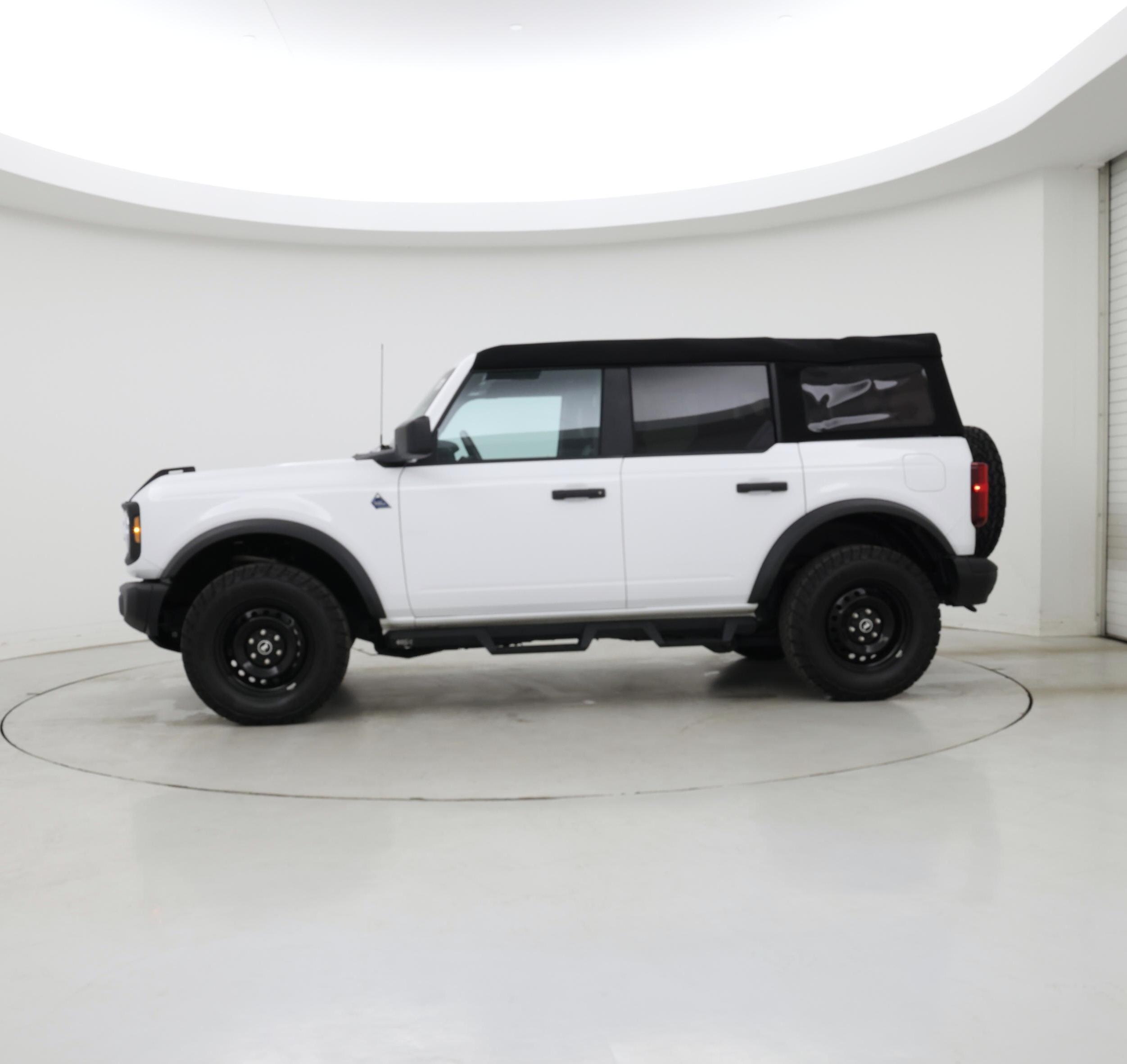 Thumbnail: 2023 Ford Bronco - 3