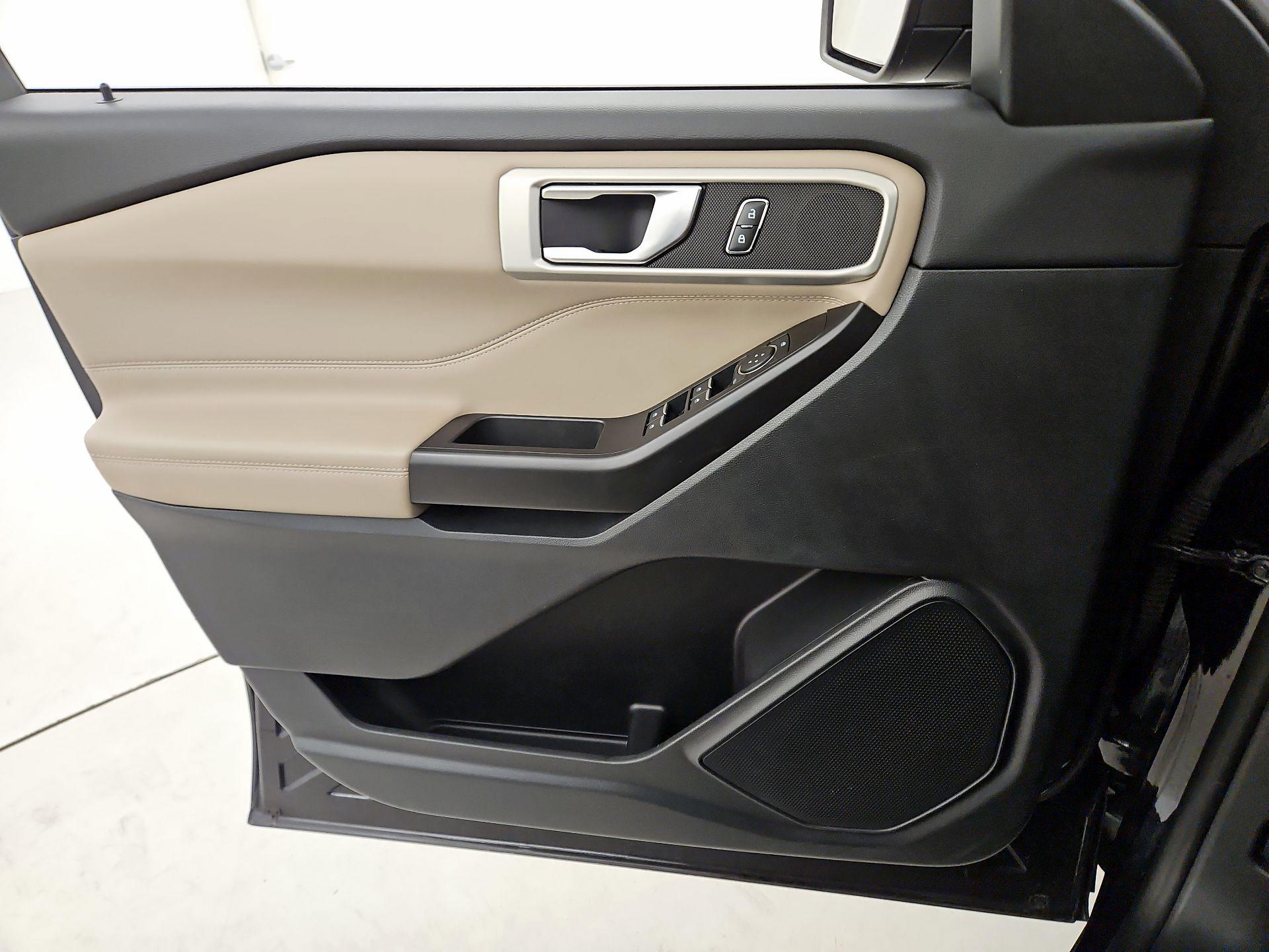 Thumbnail: 2020 Ford Explorer - 12