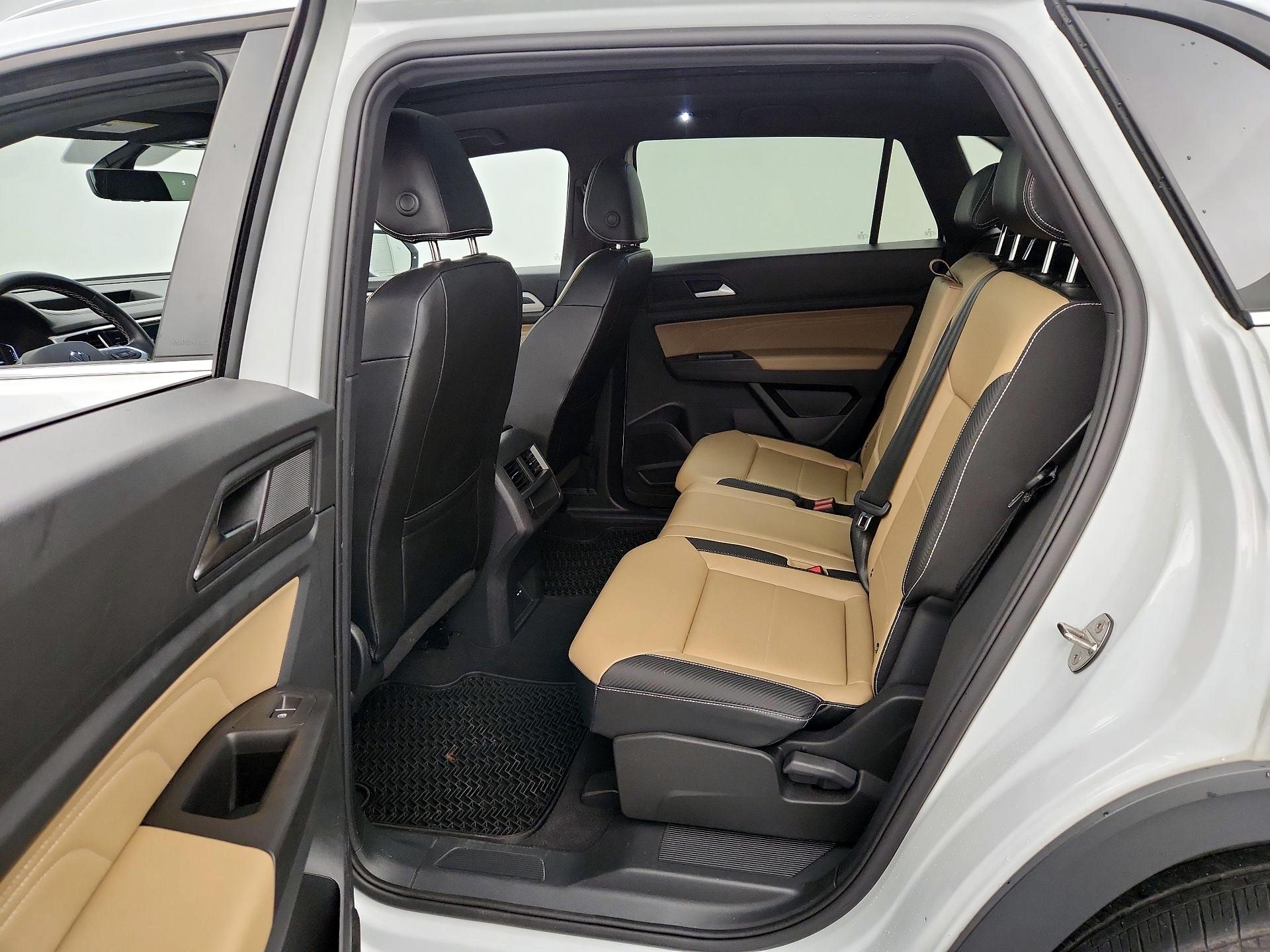 Thumbnail: 2023 Volkswagen Atlas - 20
