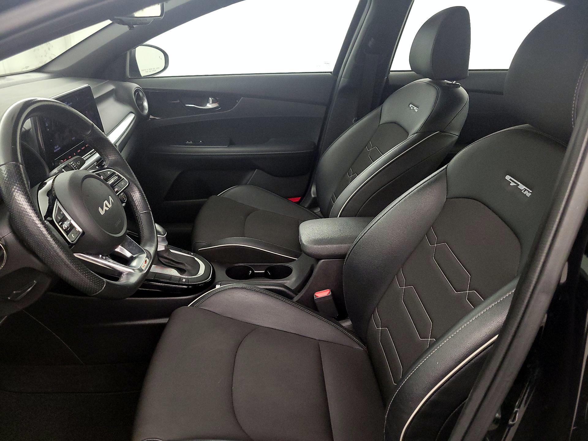 Thumbnail: 2022 Kia Forte - 11