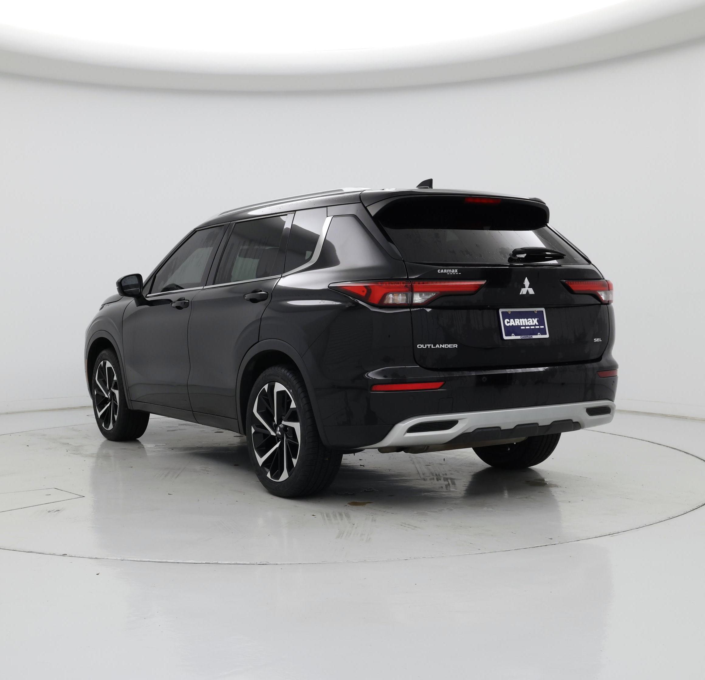 Thumbnail: 2022 Mitsubishi Outlander - 2