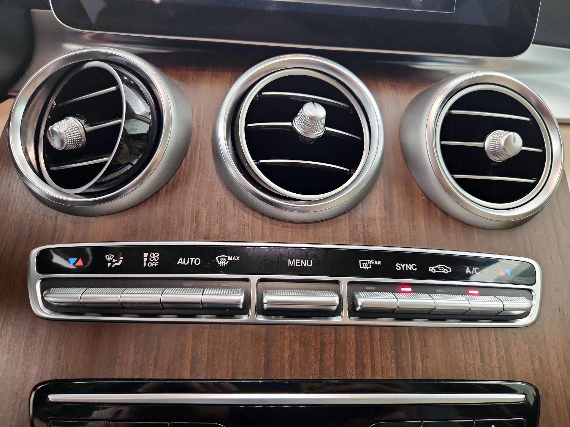 Thumbnail: 2022 Mercedes-Benz GLC - 16