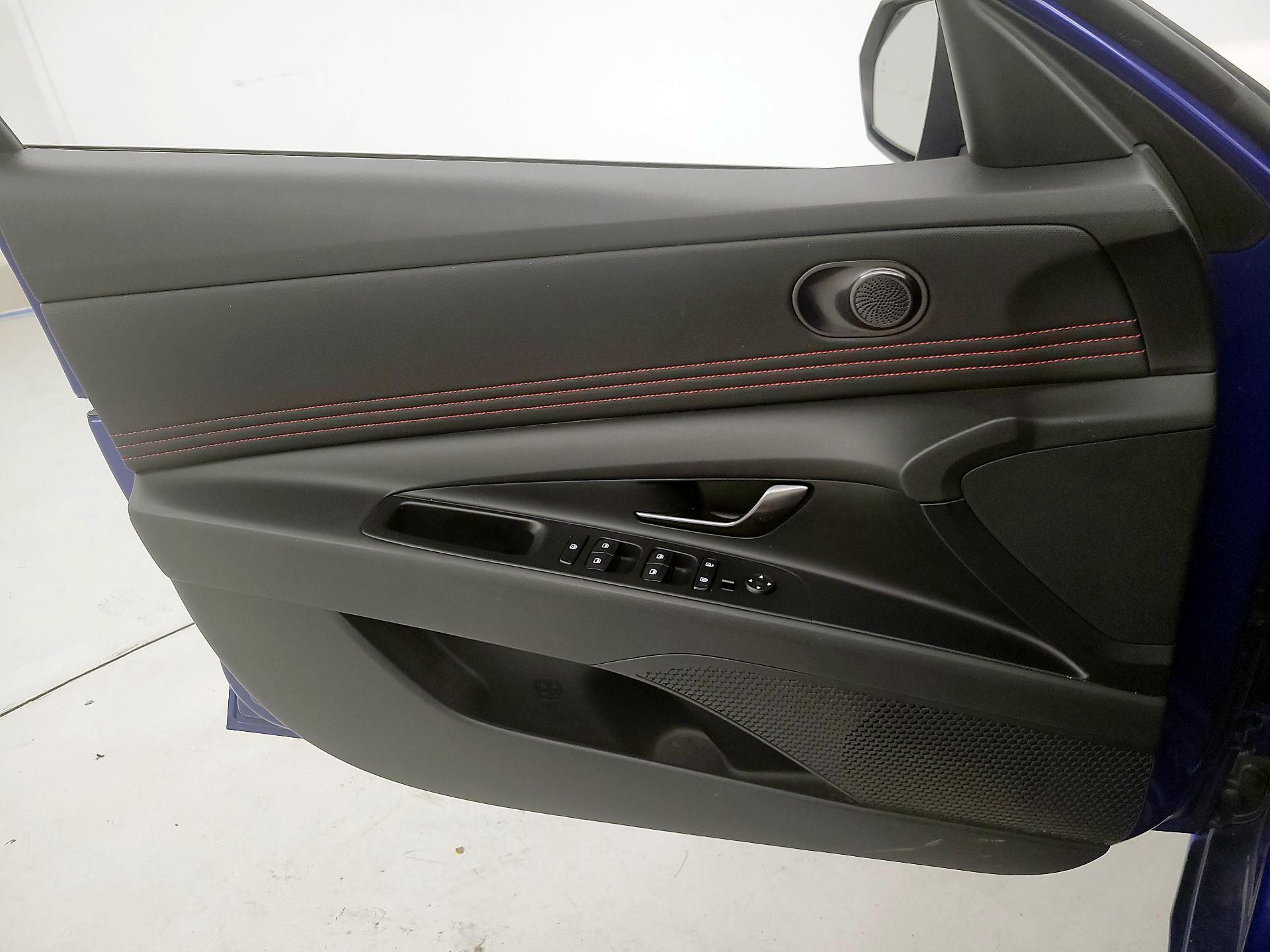 Thumbnail: 2022 Hyundai Elantra - 12