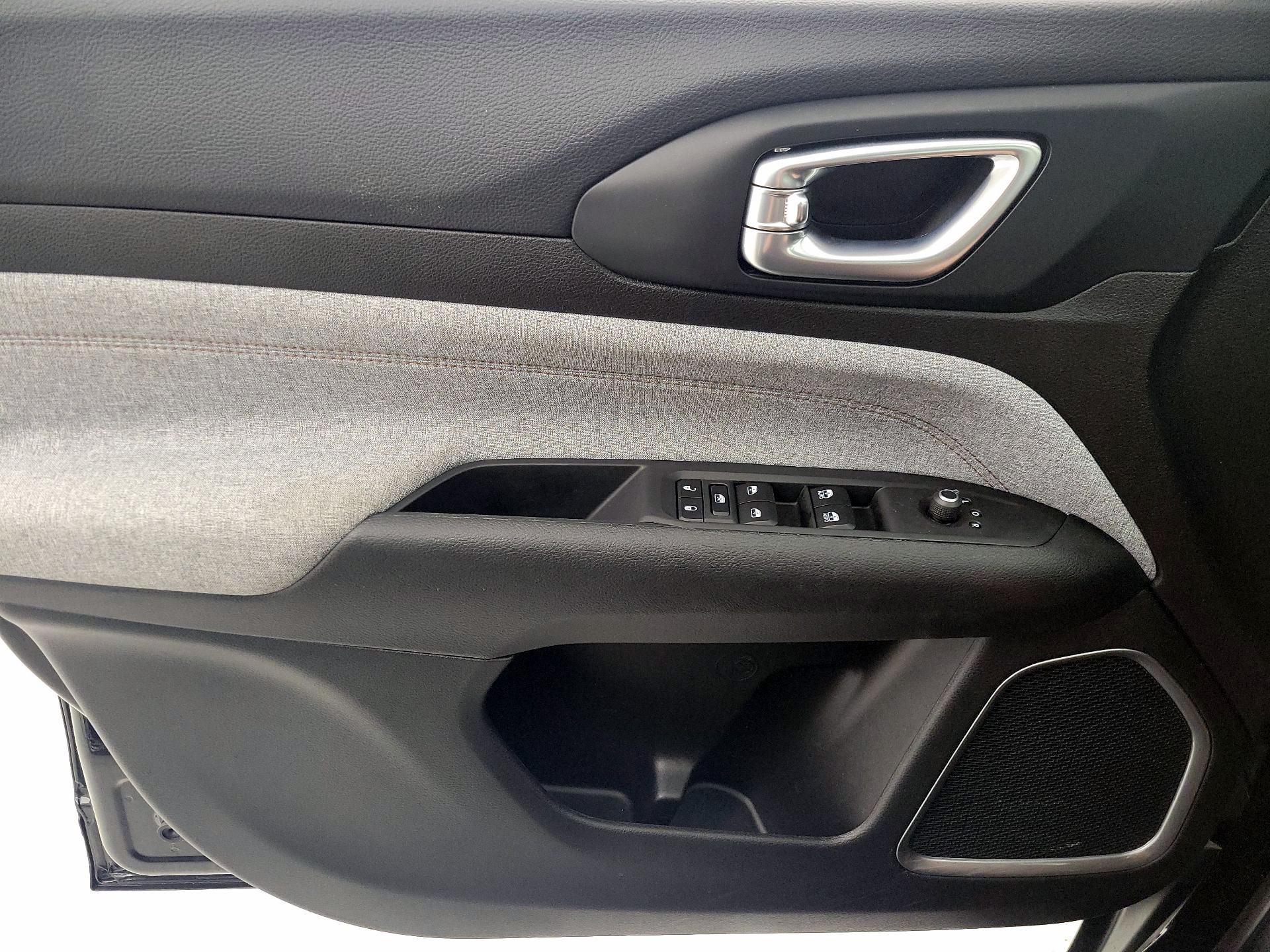 Thumbnail: 2023 Jeep Compass - 12