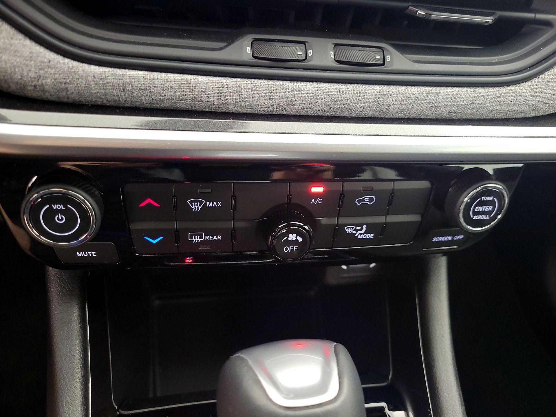 Thumbnail: 2023 Jeep Compass - 16