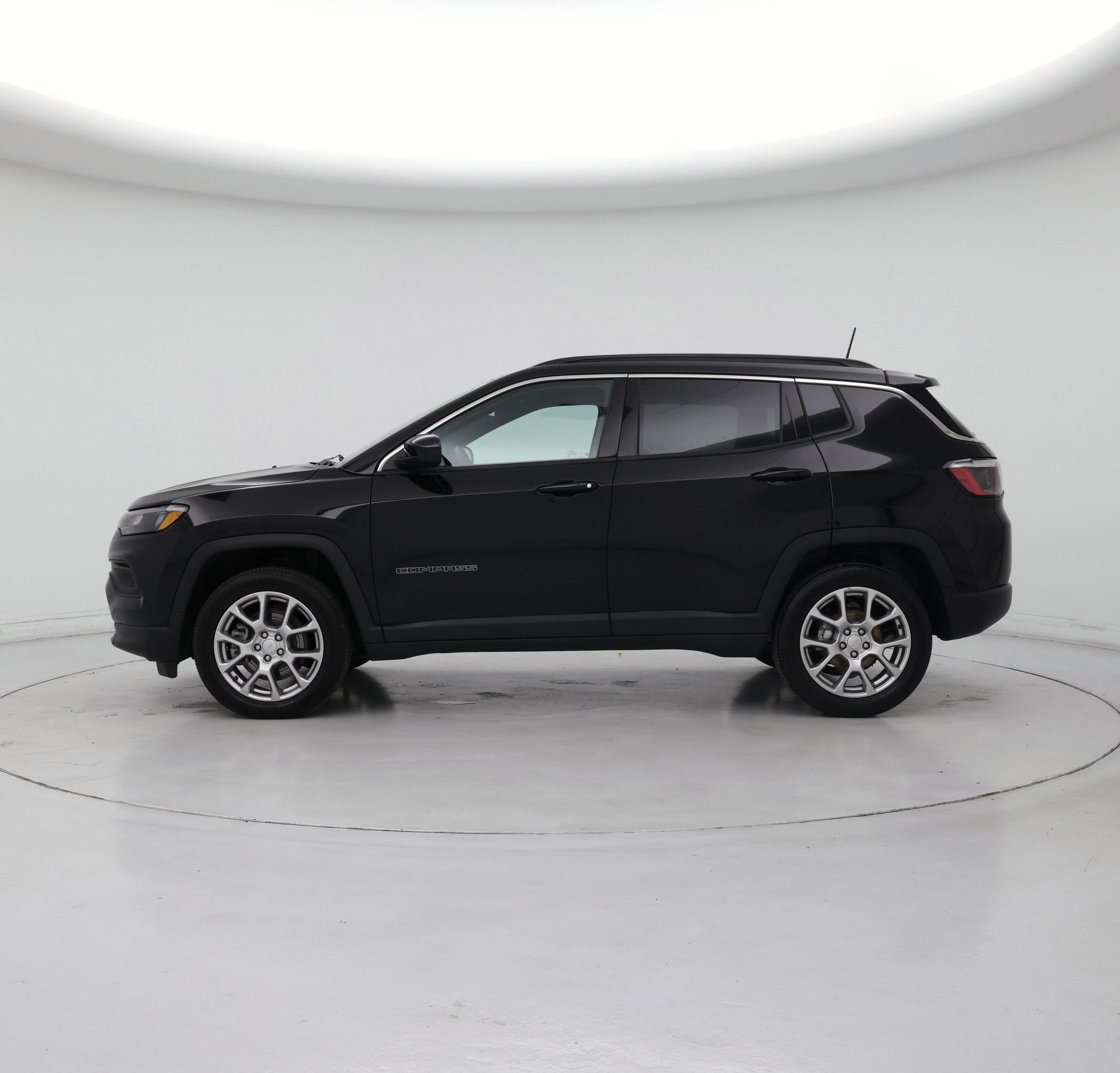 Thumbnail: 2023 Jeep Compass - 3