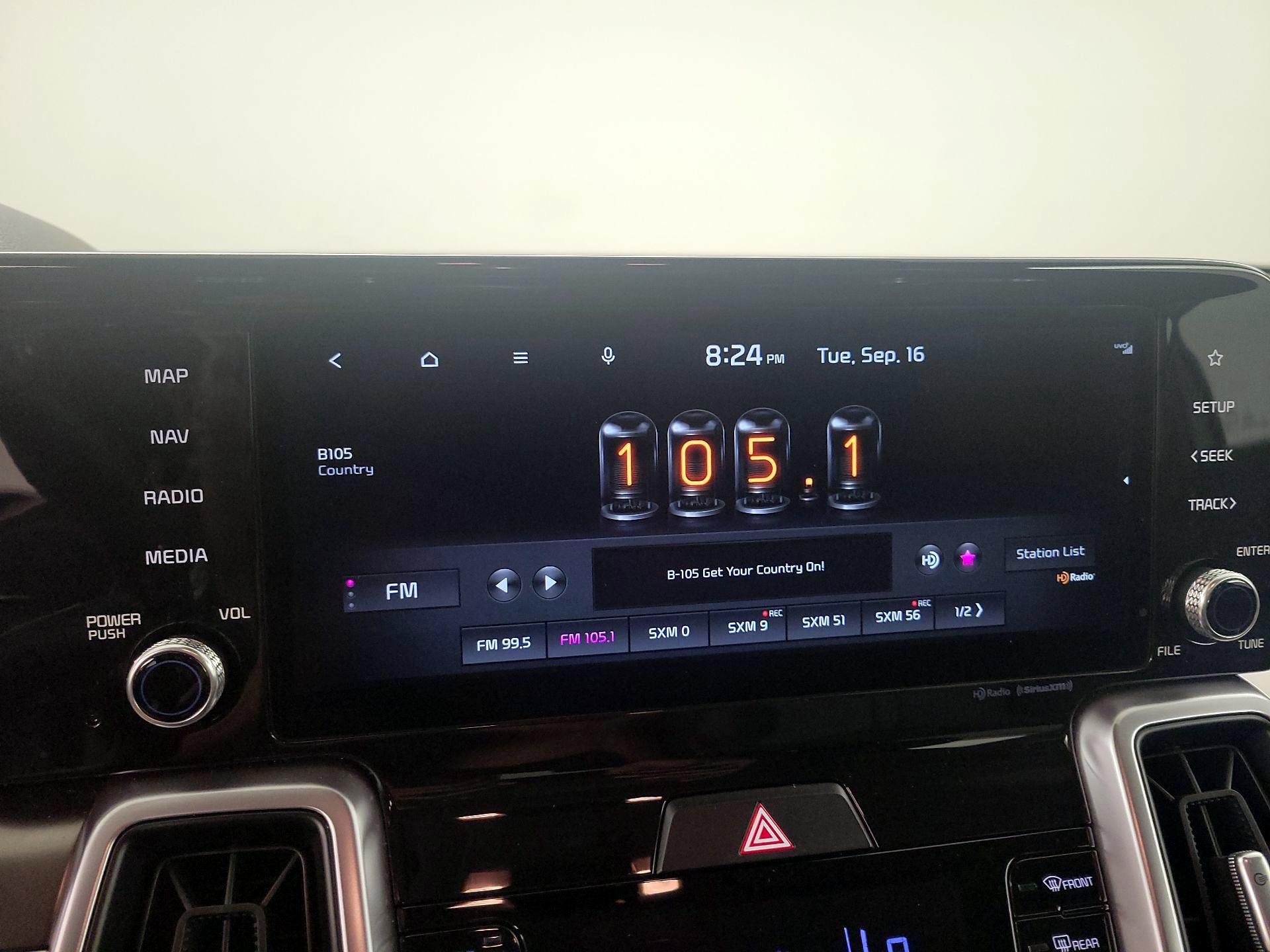 Thumbnail: 2022 Kia Sorento - 16