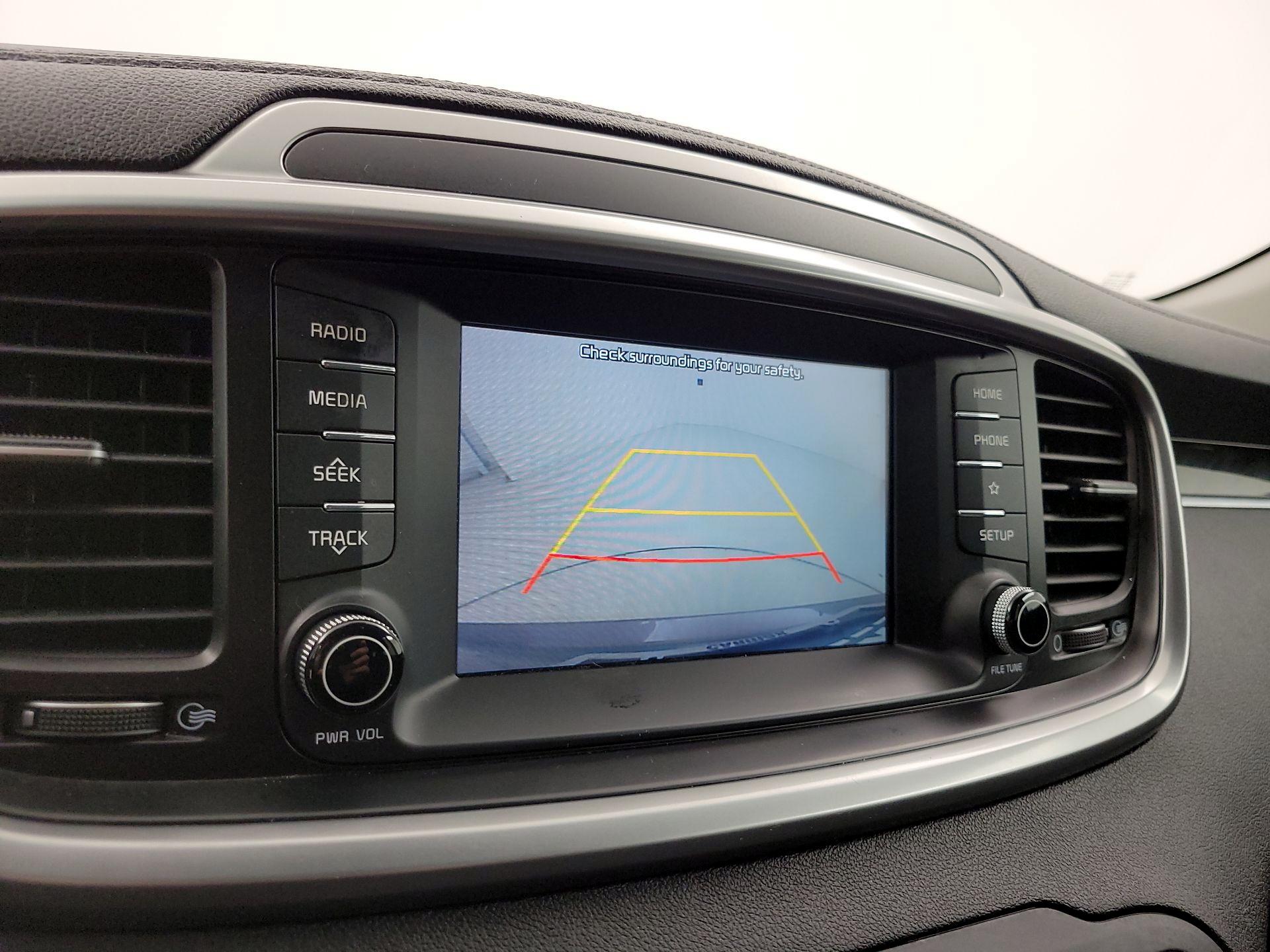 Thumbnail: 2020 Kia Sorento - 14