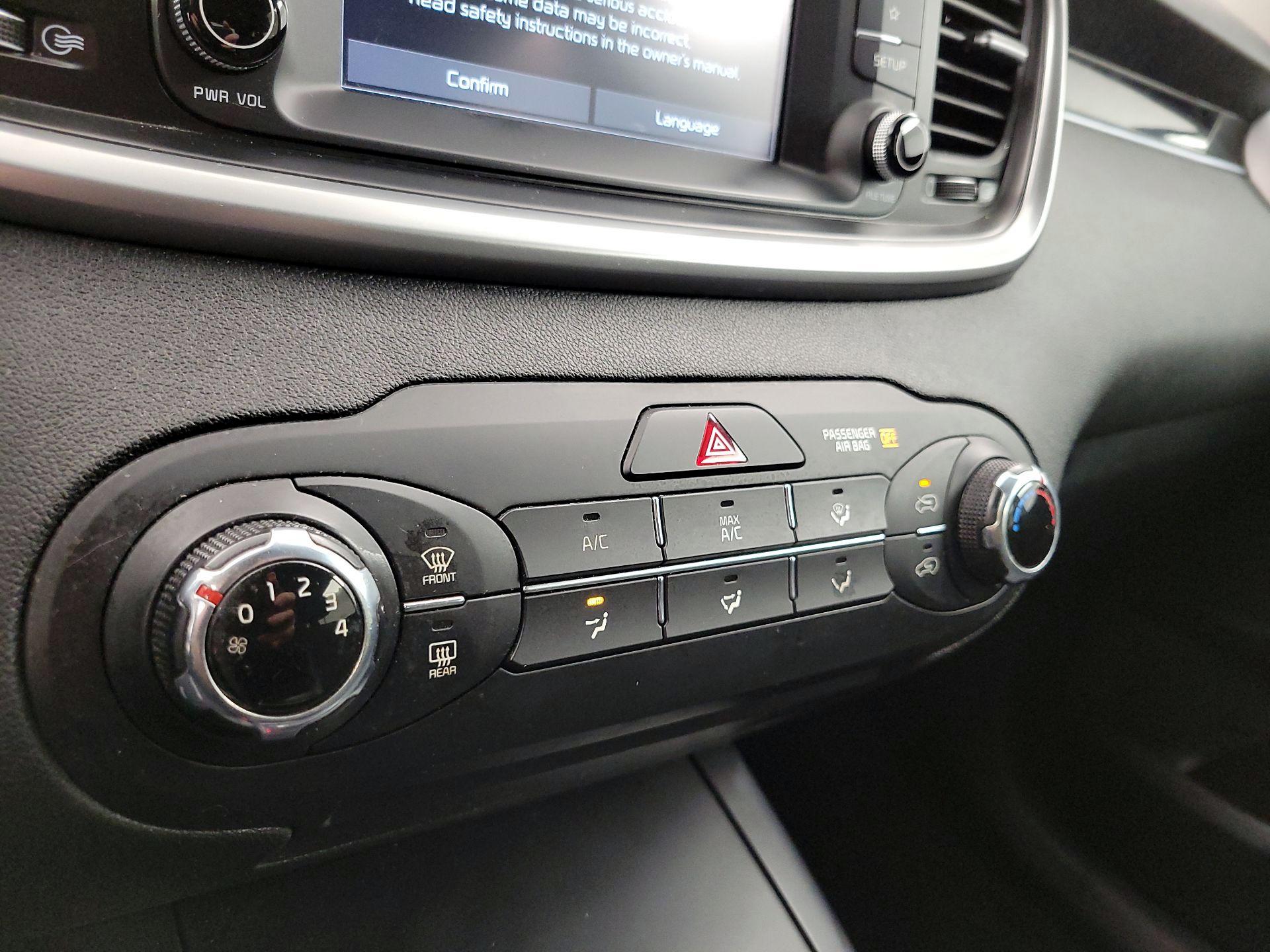 Thumbnail: 2020 Kia Sorento - 16