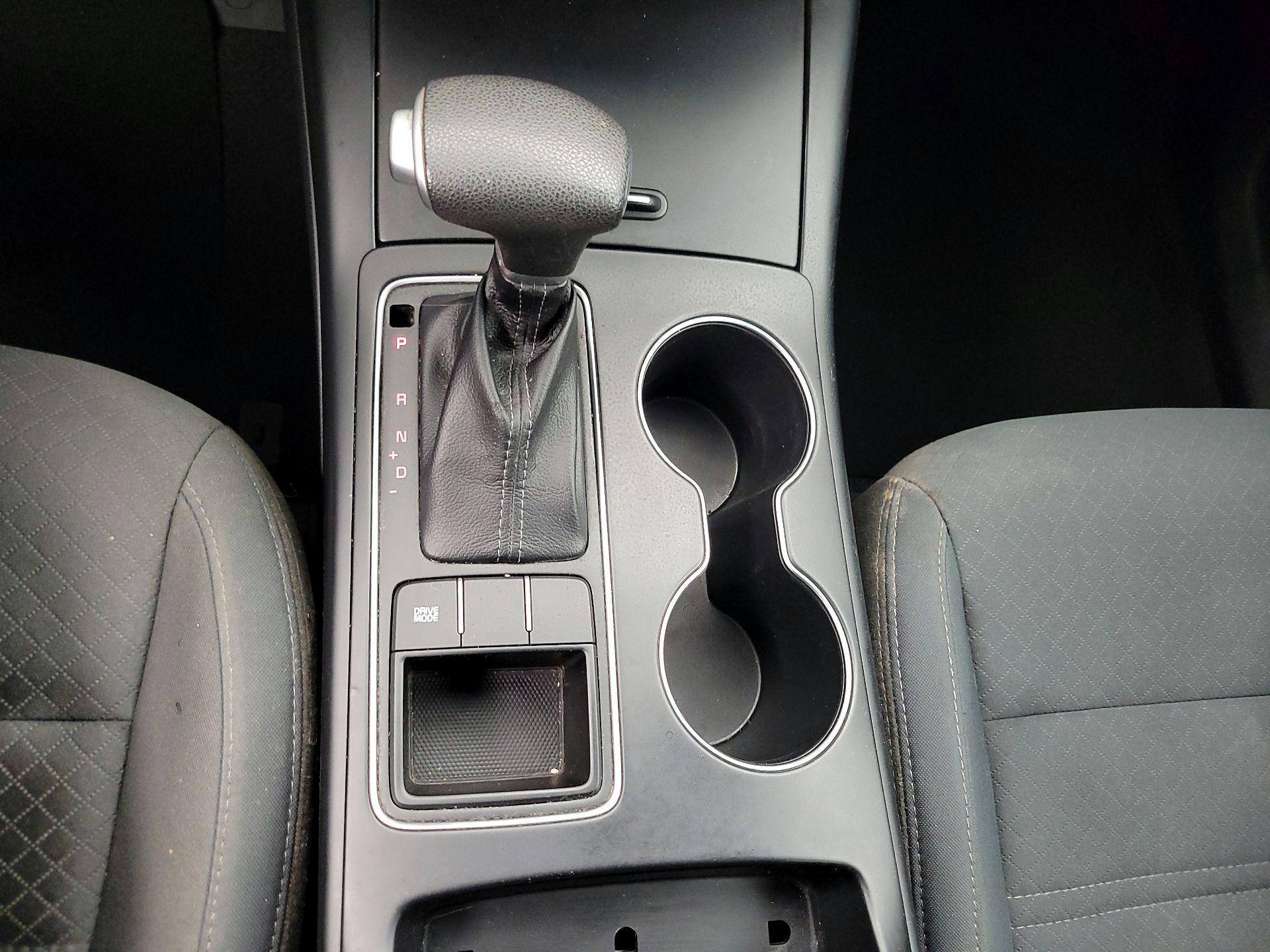 Thumbnail: 2020 Kia Sorento - 17