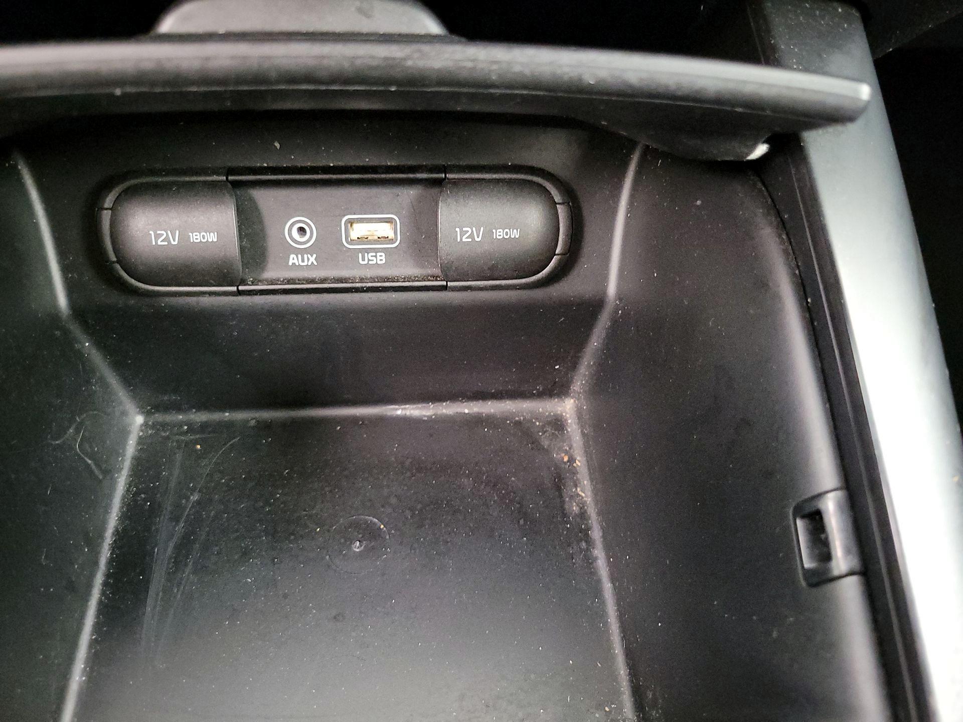 Thumbnail: 2020 Kia Sorento - 18