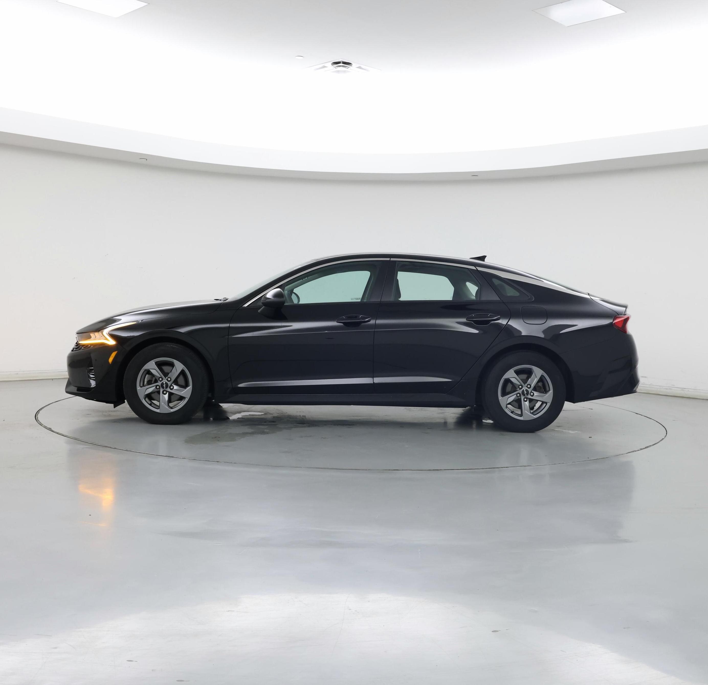 Thumbnail: 2022 Kia K5 - 3