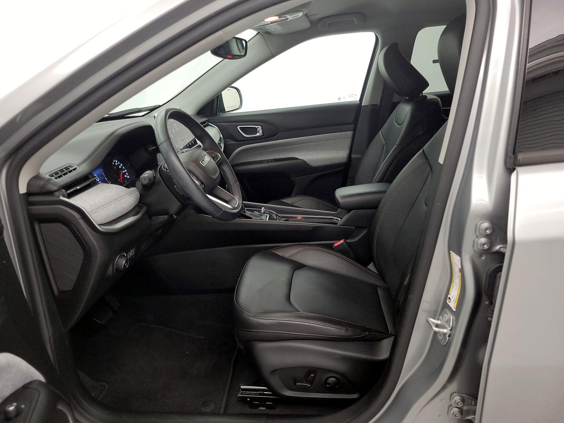 Thumbnail: 2022 Jeep Compass - 11