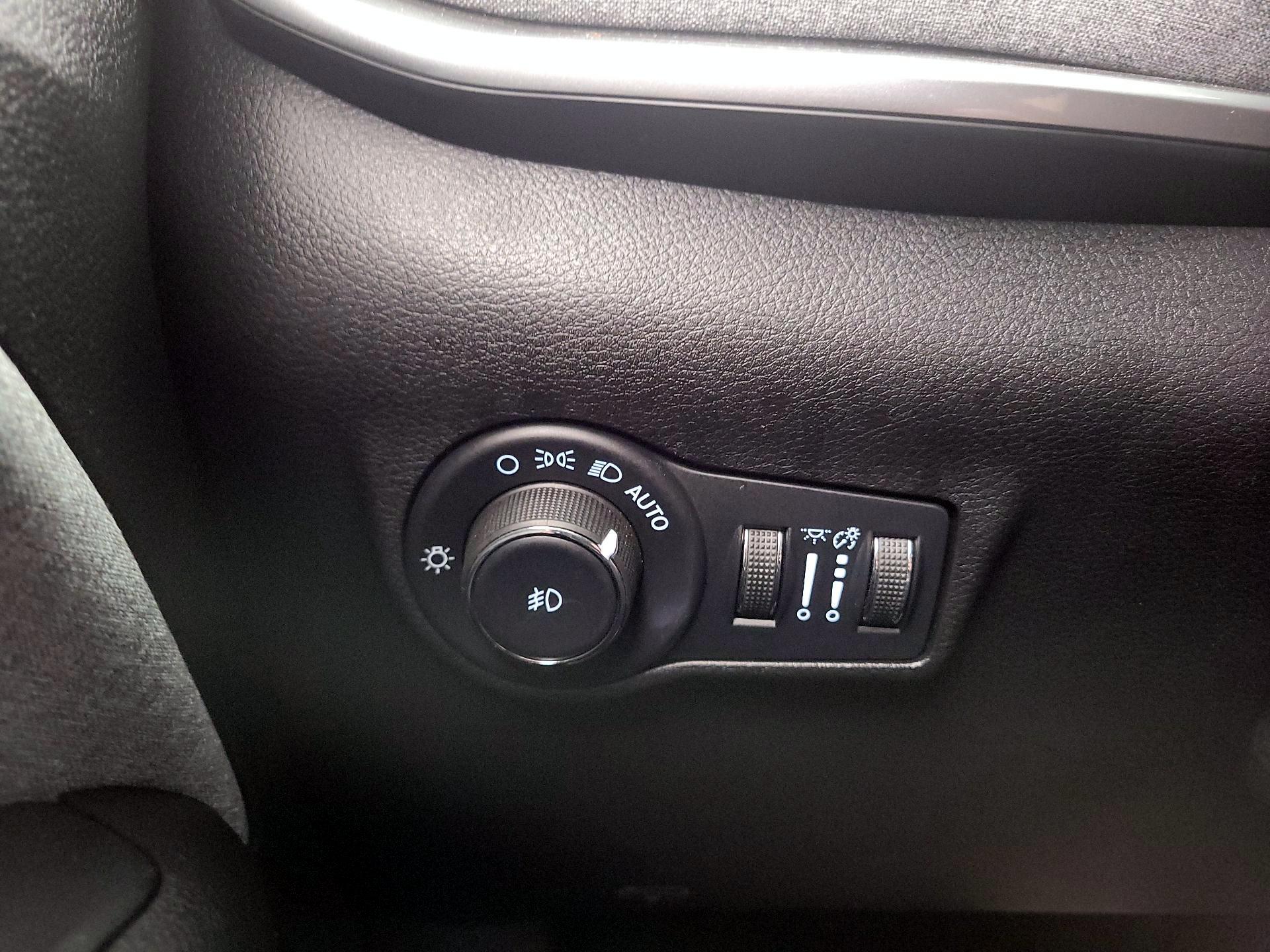 Thumbnail: 2022 Jeep Compass - 13