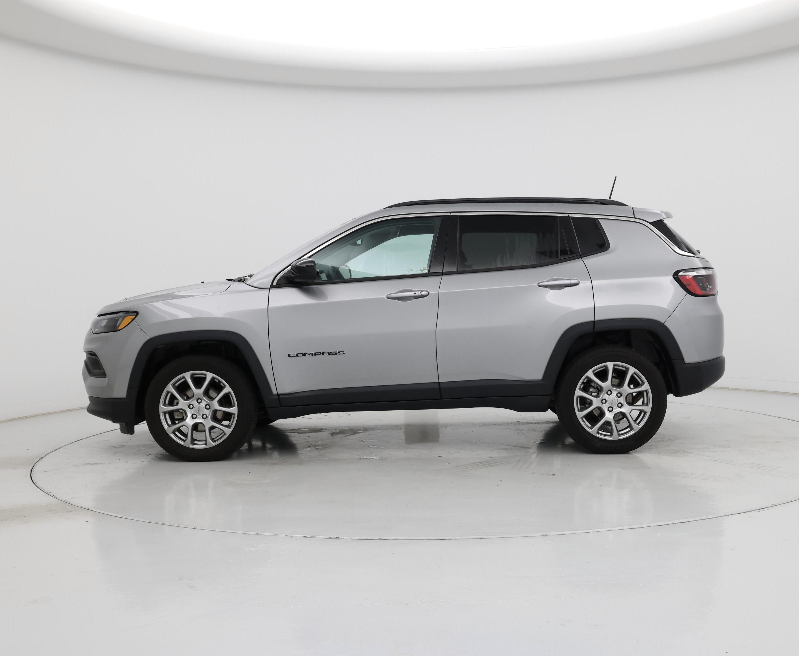 Thumbnail: 2022 Jeep Compass - 3