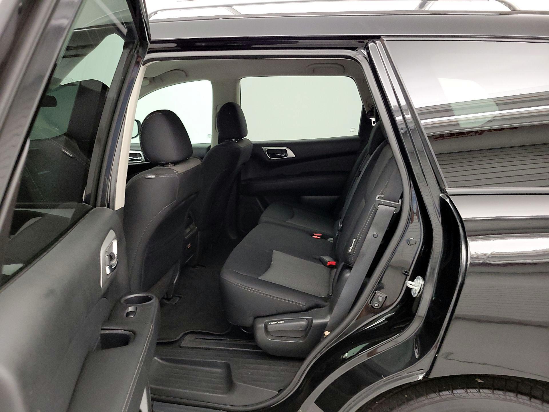 Thumbnail: 2020 Nissan Pathfinder - 19