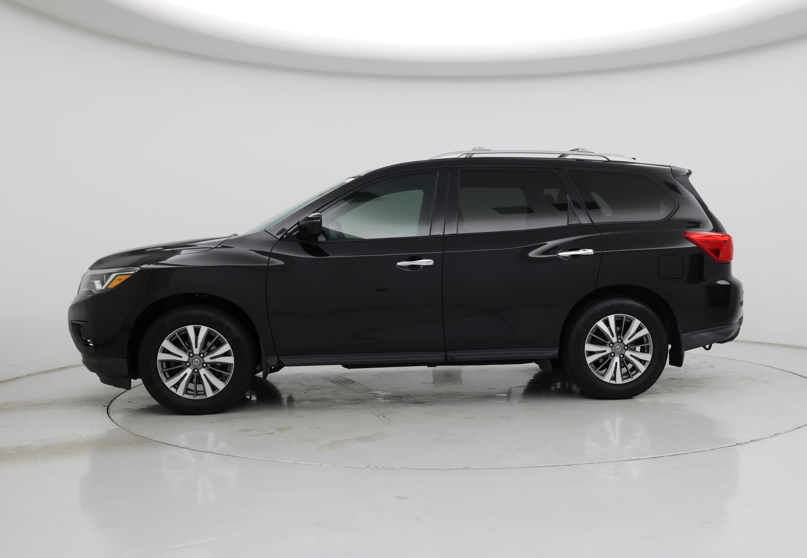 Thumbnail: 2020 Nissan Pathfinder - 3