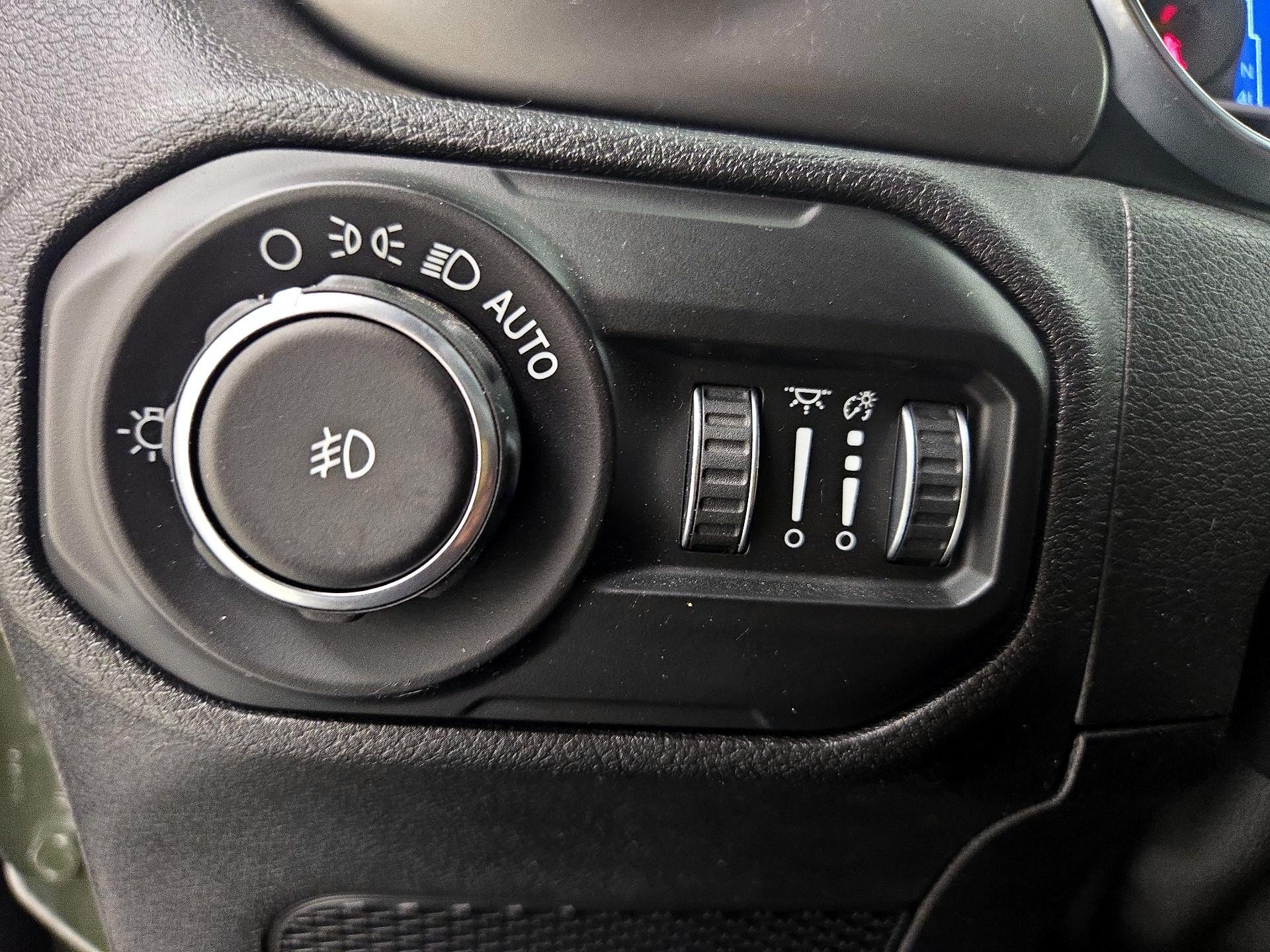 Thumbnail: 2021 Jeep Wrangler - 13
