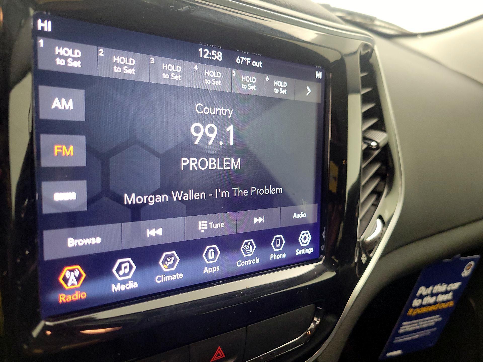 Thumbnail: 2019 Jeep Cherokee - 15