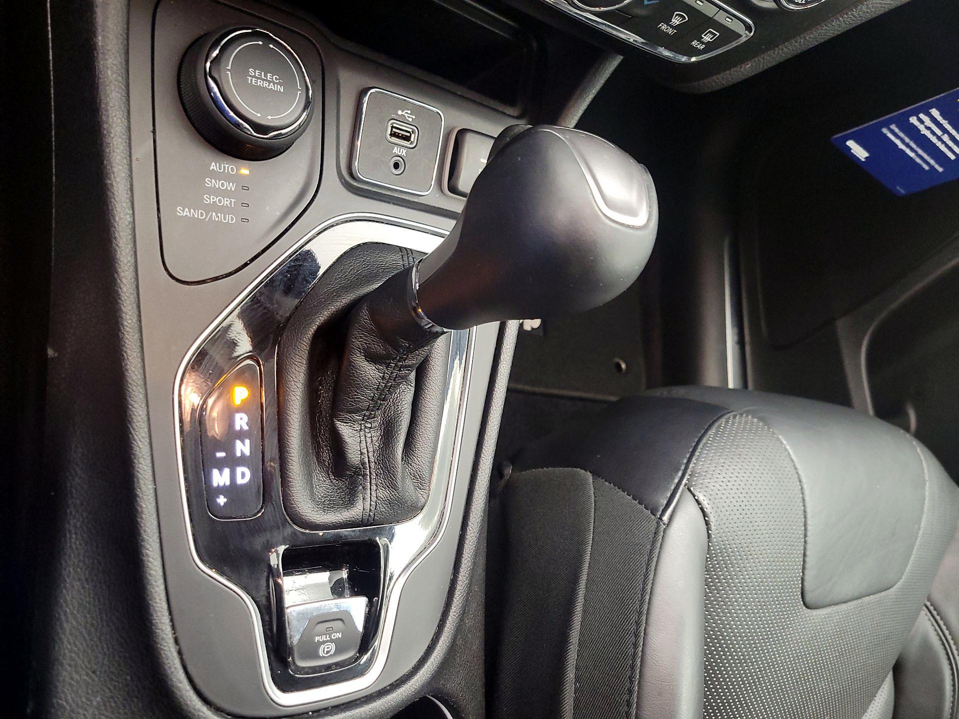 Thumbnail: 2019 Jeep Cherokee - 17