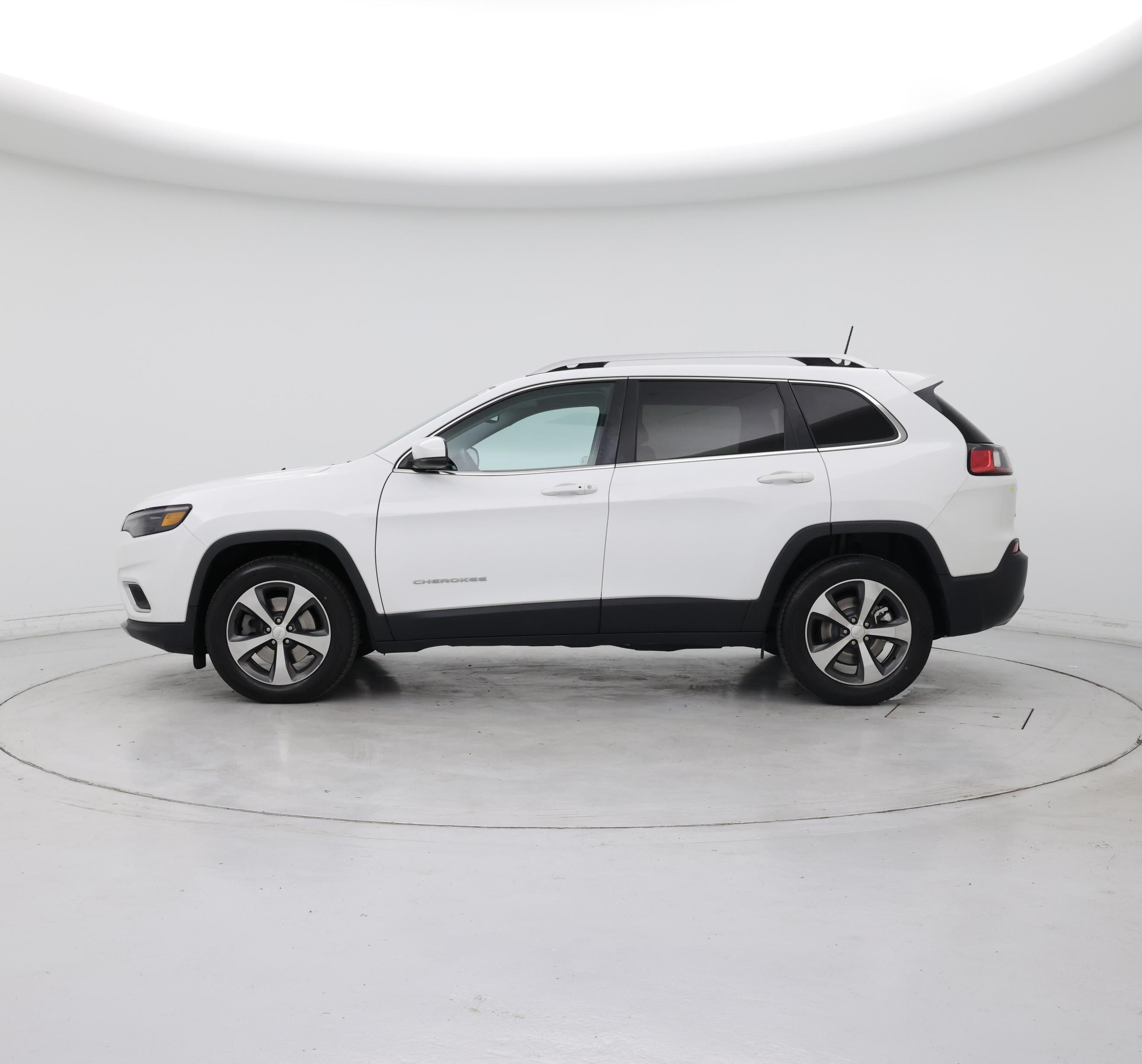 Thumbnail: 2019 Jeep Cherokee - 3