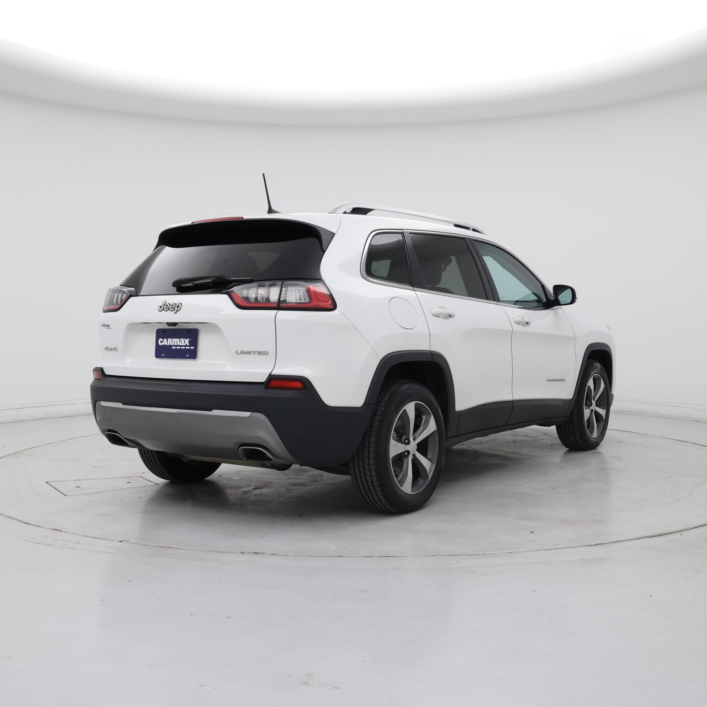Thumbnail: 2019 Jeep Cherokee - 8