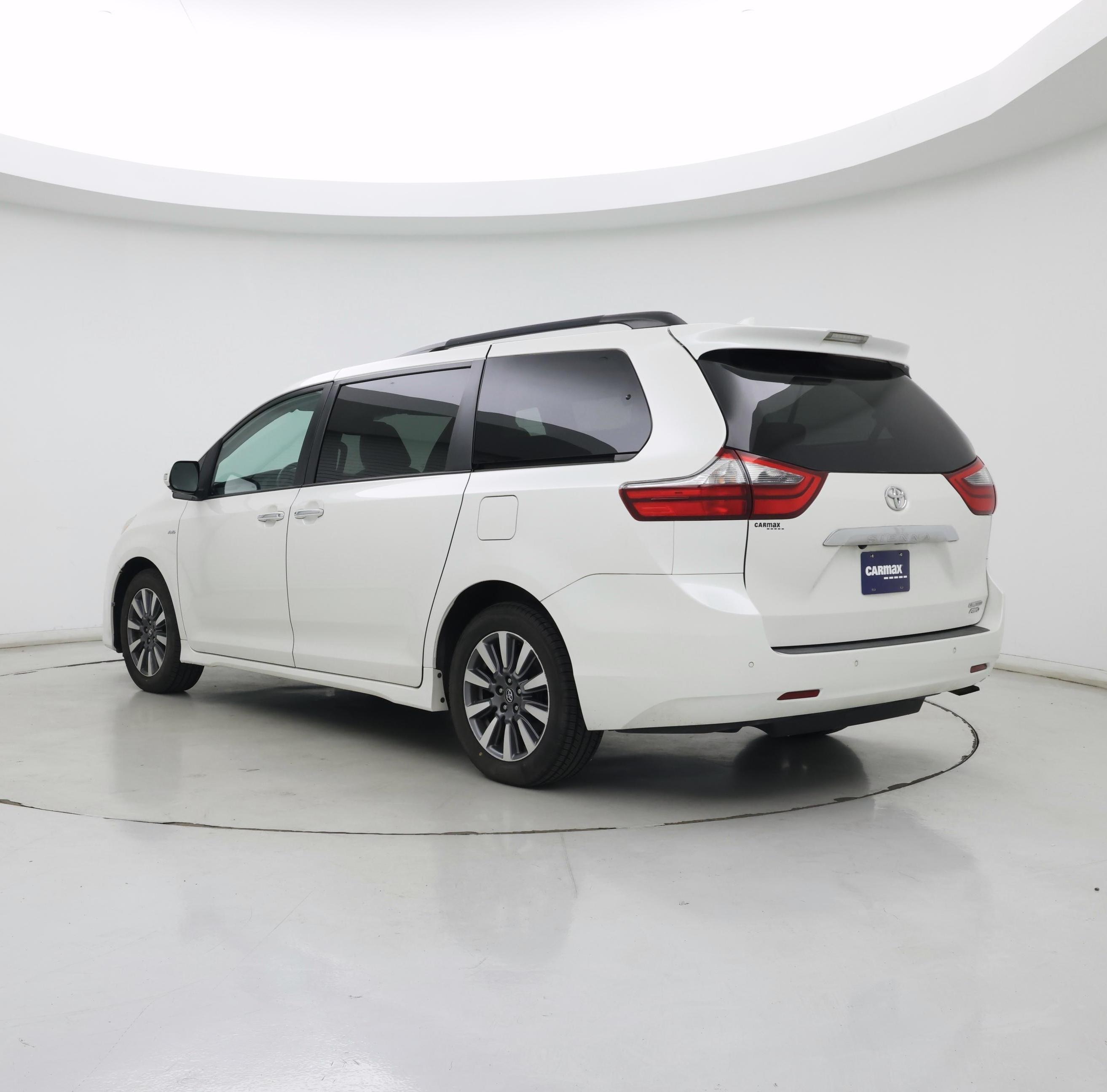Thumbnail: 2020 Toyota Sienna - 2