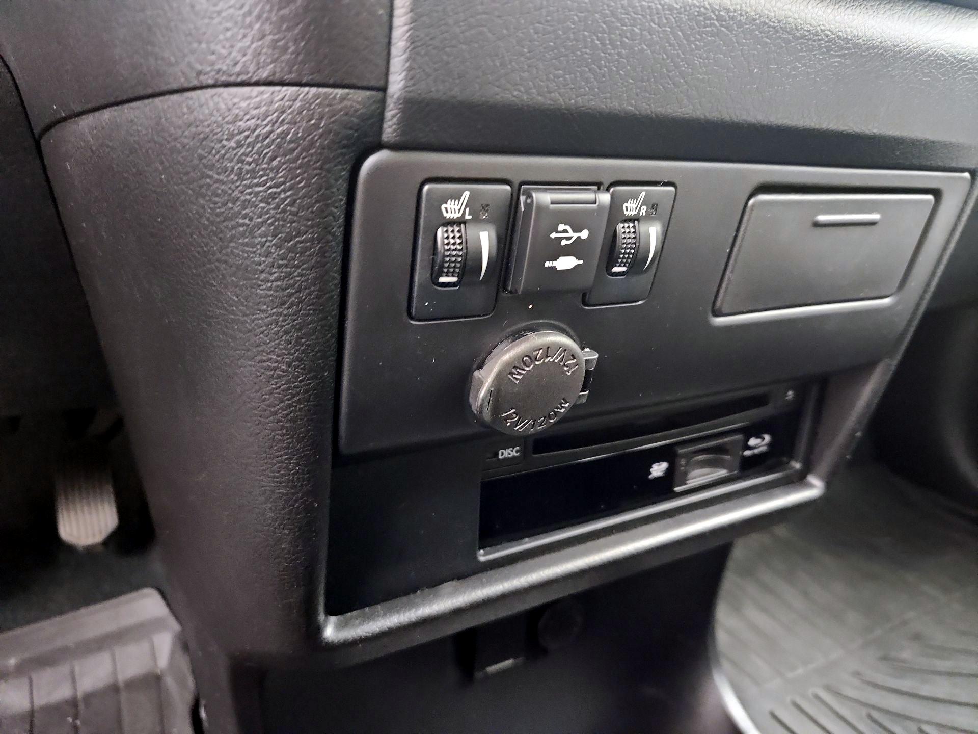 Thumbnail: 2020 Toyota Sienna - 19