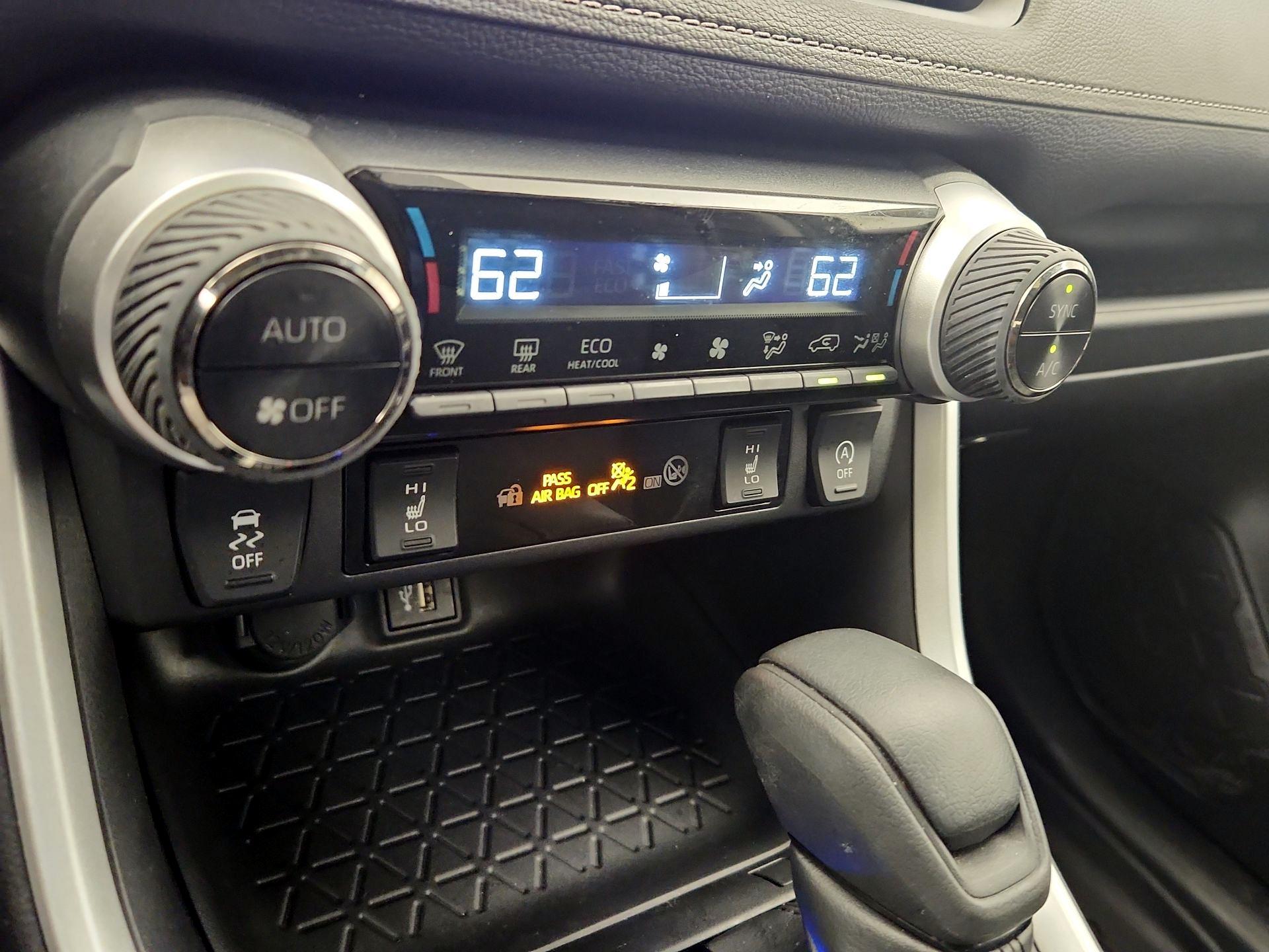Thumbnail: 2024 Toyota RAV4 - 16