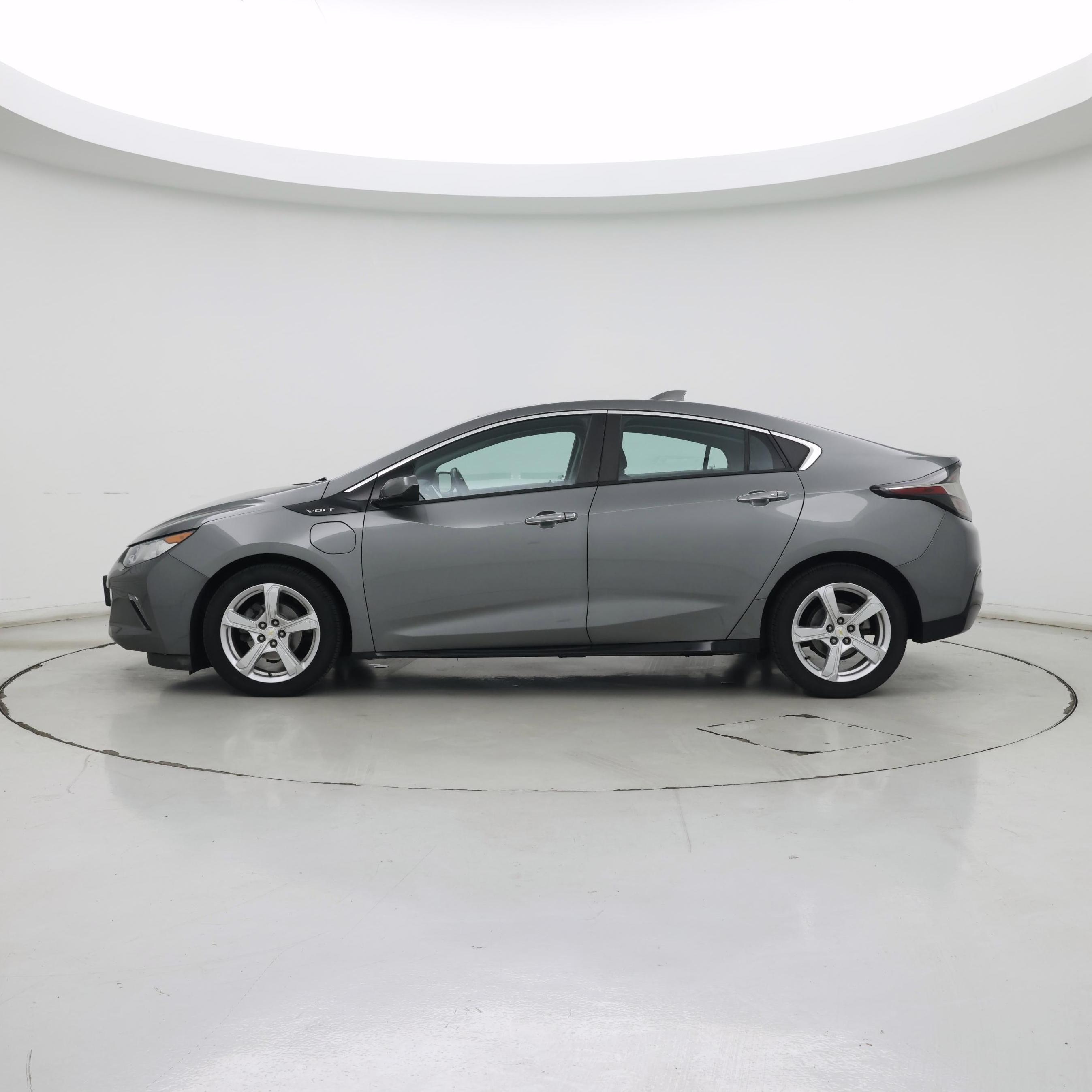 Thumbnail: 2017 Chevrolet Volt - 3