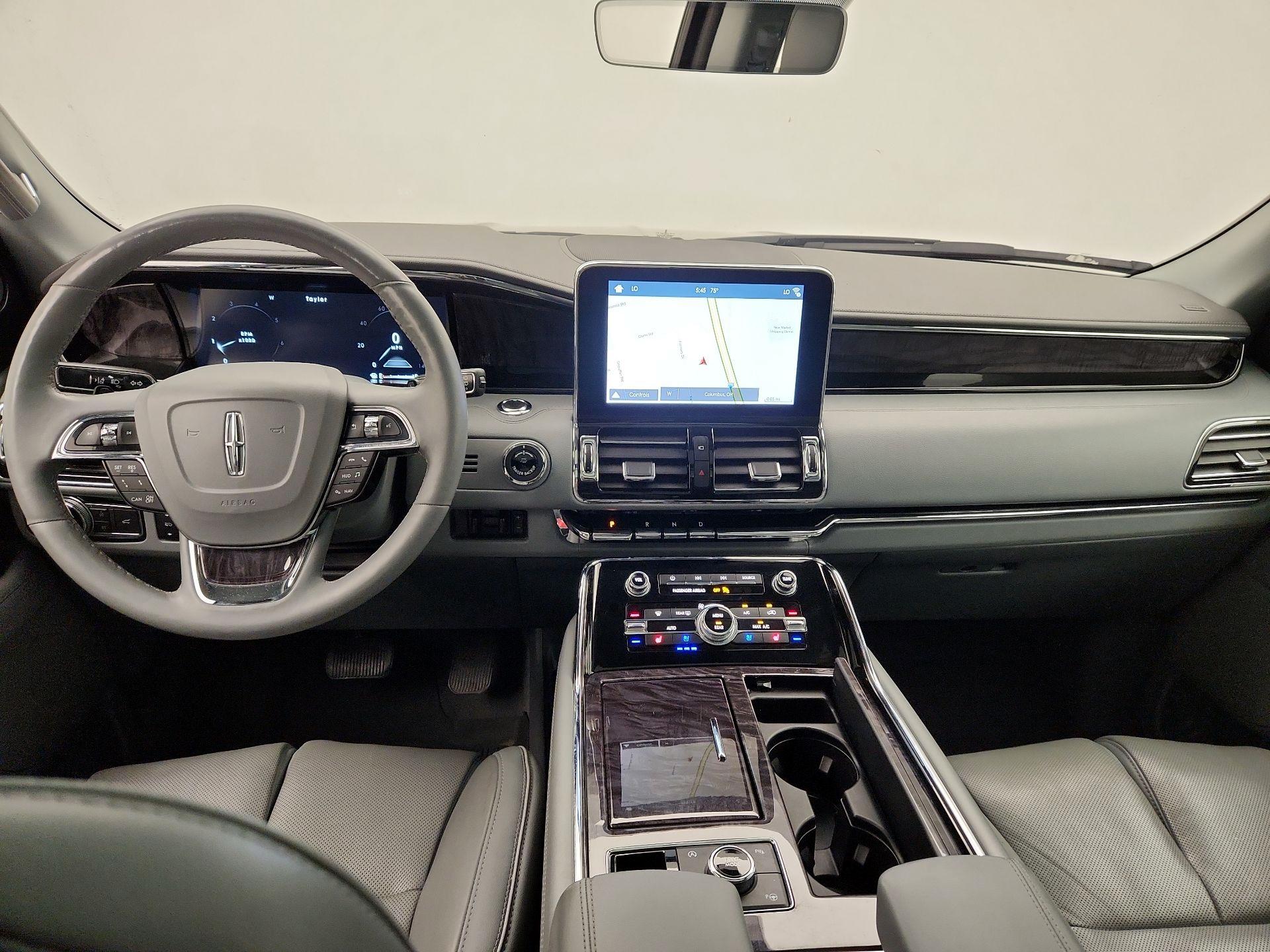 Thumbnail: 2018 Lincoln Navigator L - 9