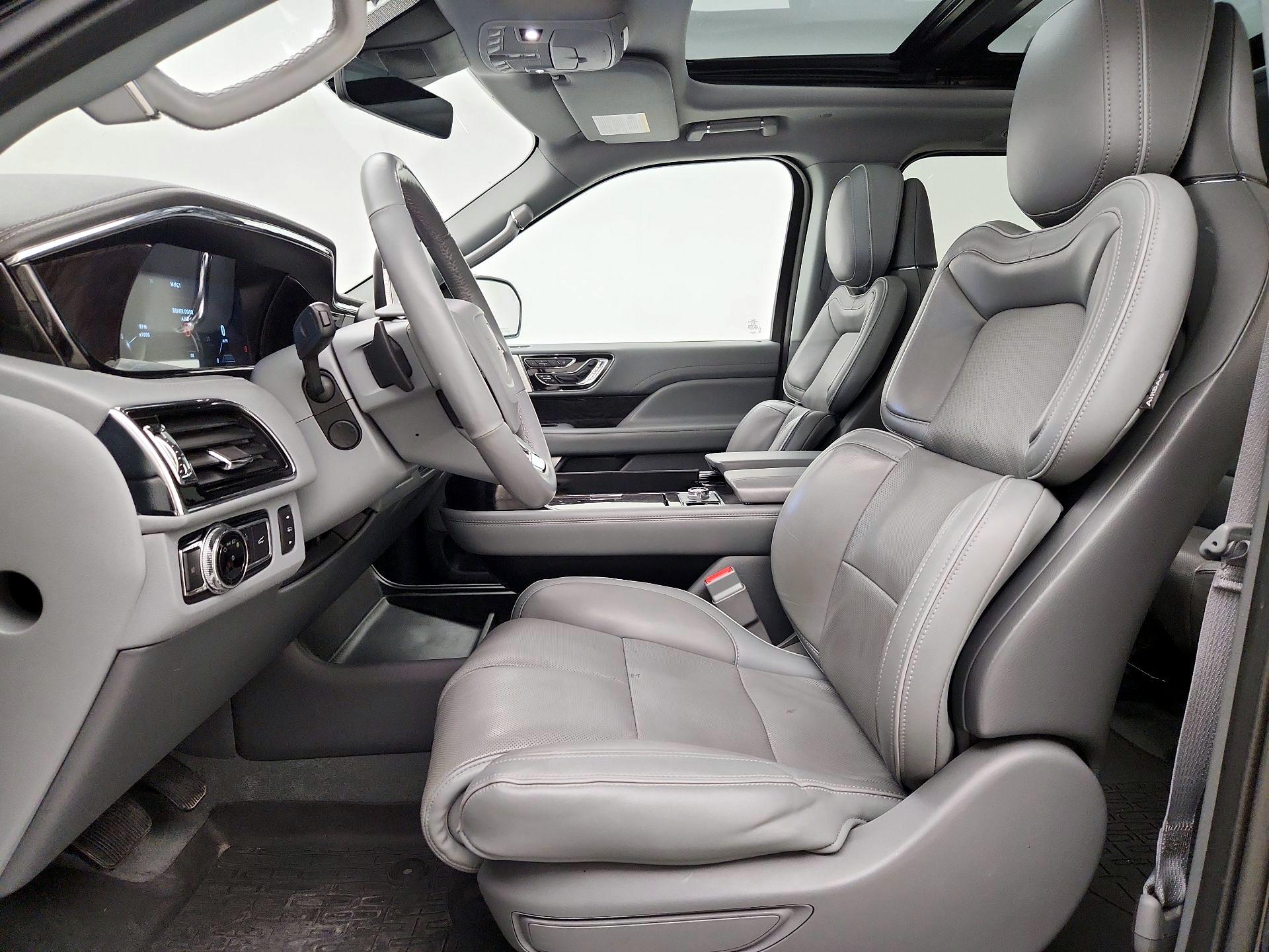Thumbnail: 2018 Lincoln Navigator L - 11
