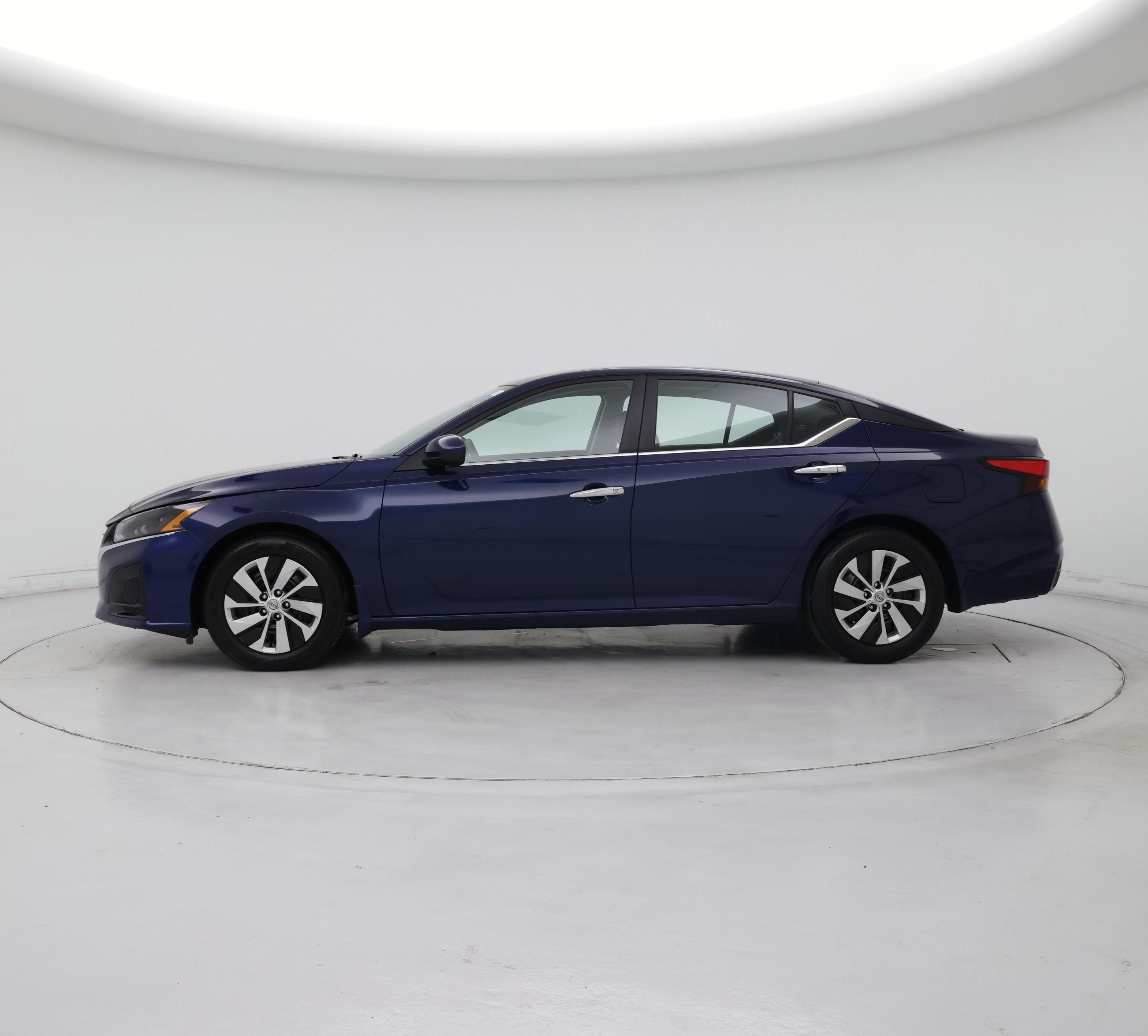 Thumbnail: 2023 Nissan Altima - 3