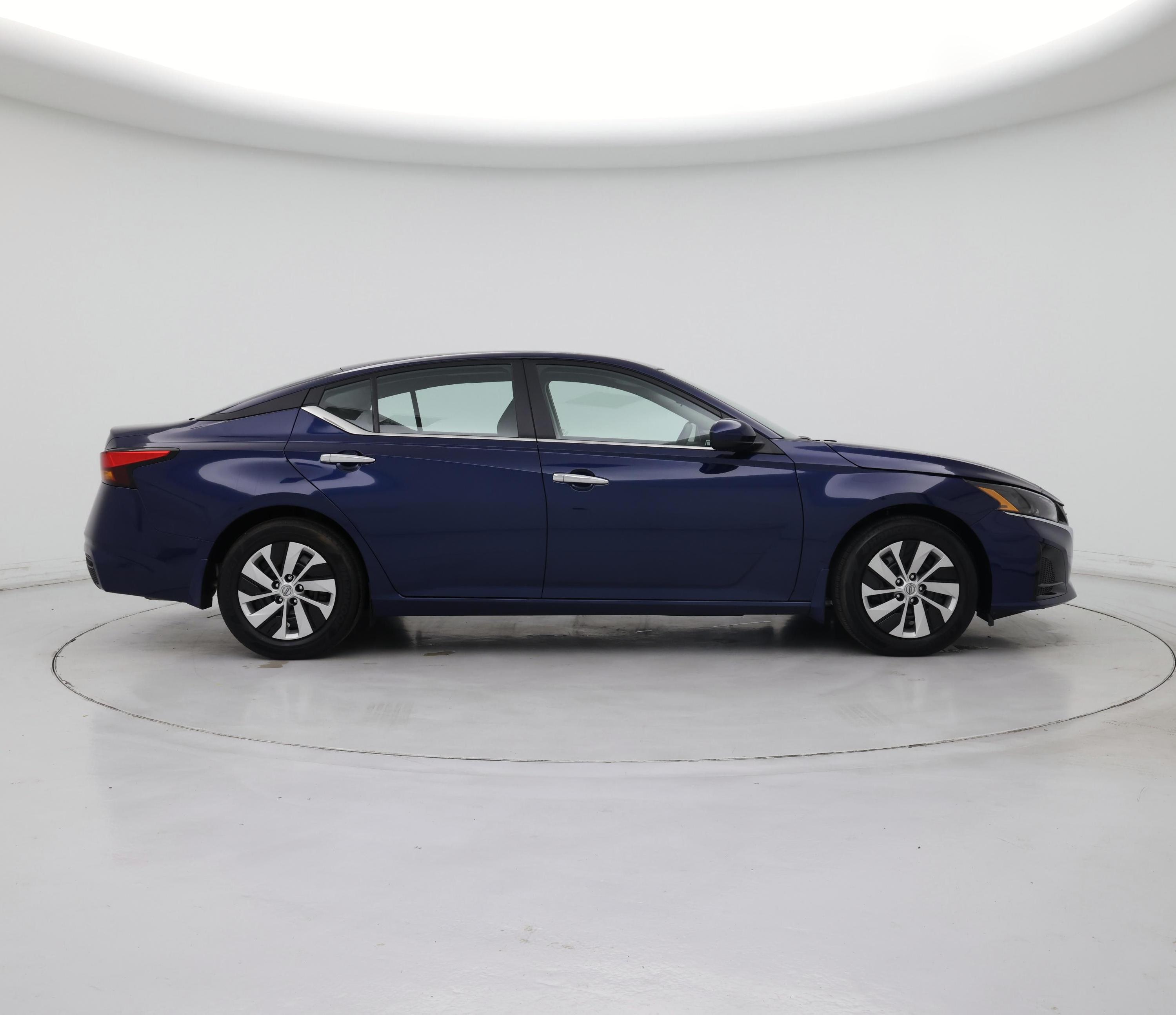 Thumbnail: 2023 Nissan Altima - 7