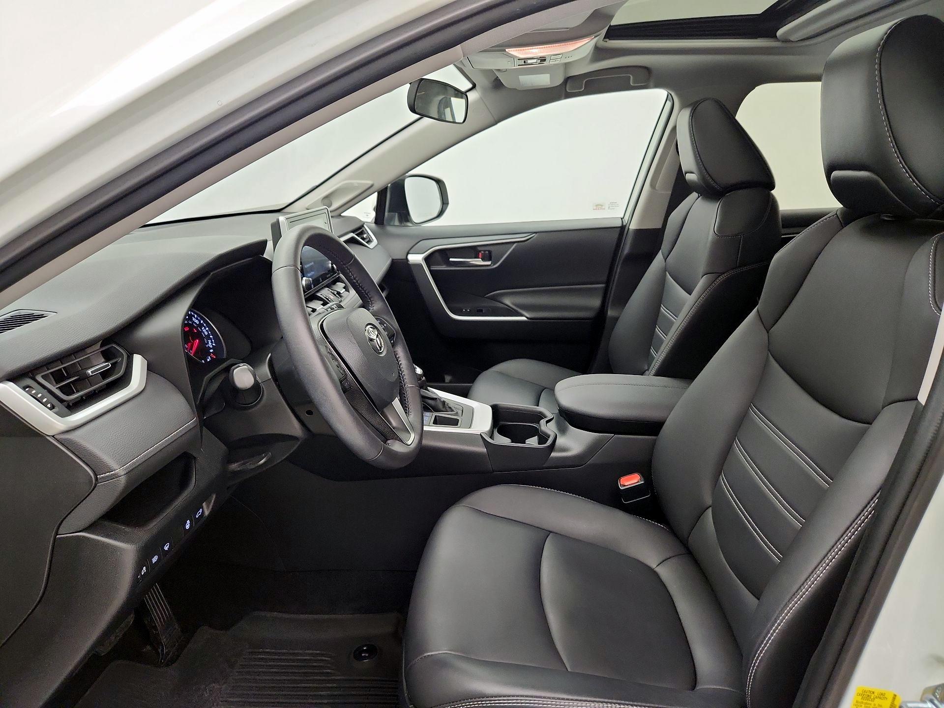Thumbnail: 2021 Toyota RAV4 - 11