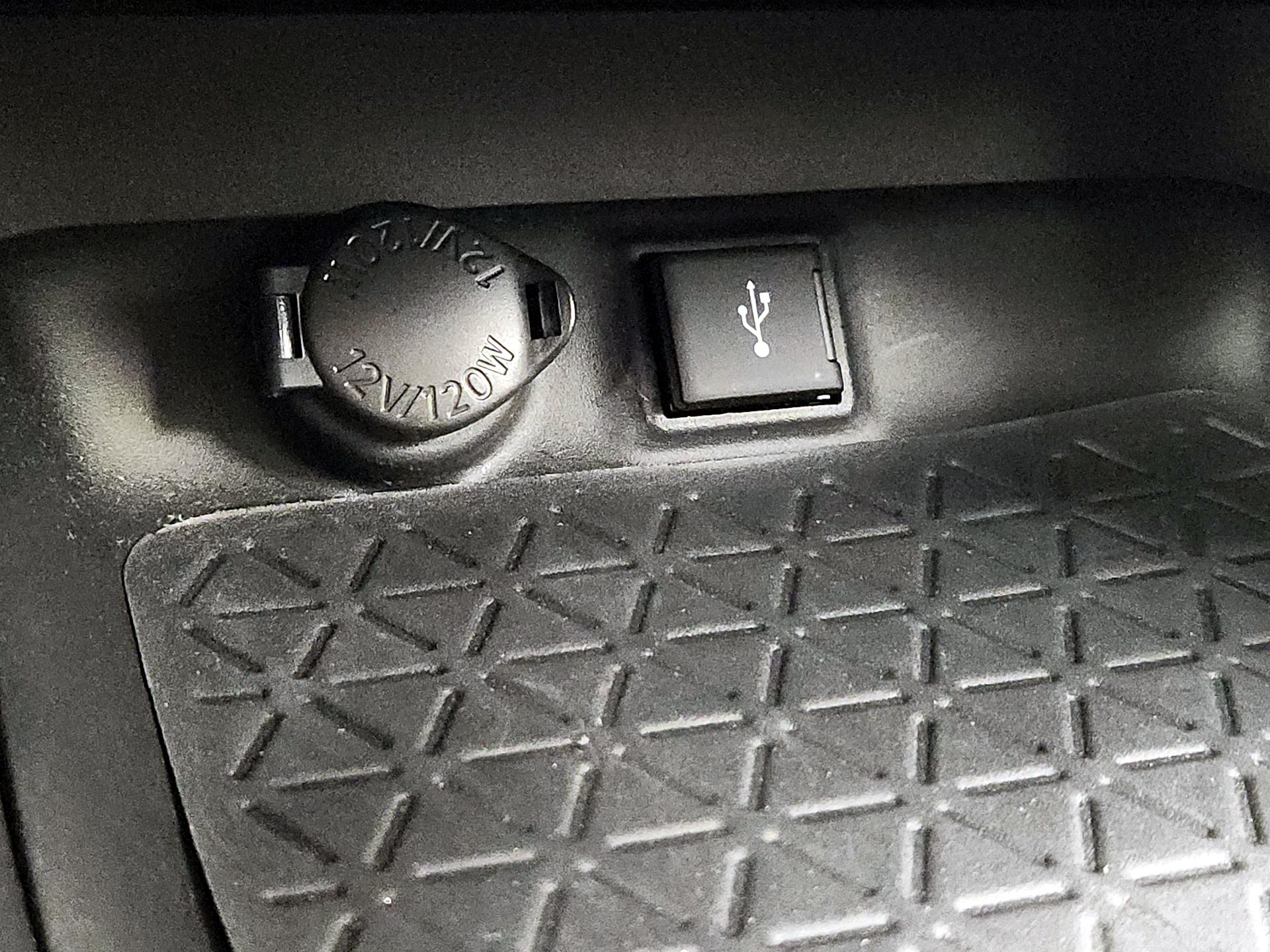 Thumbnail: 2021 Toyota RAV4 - 18