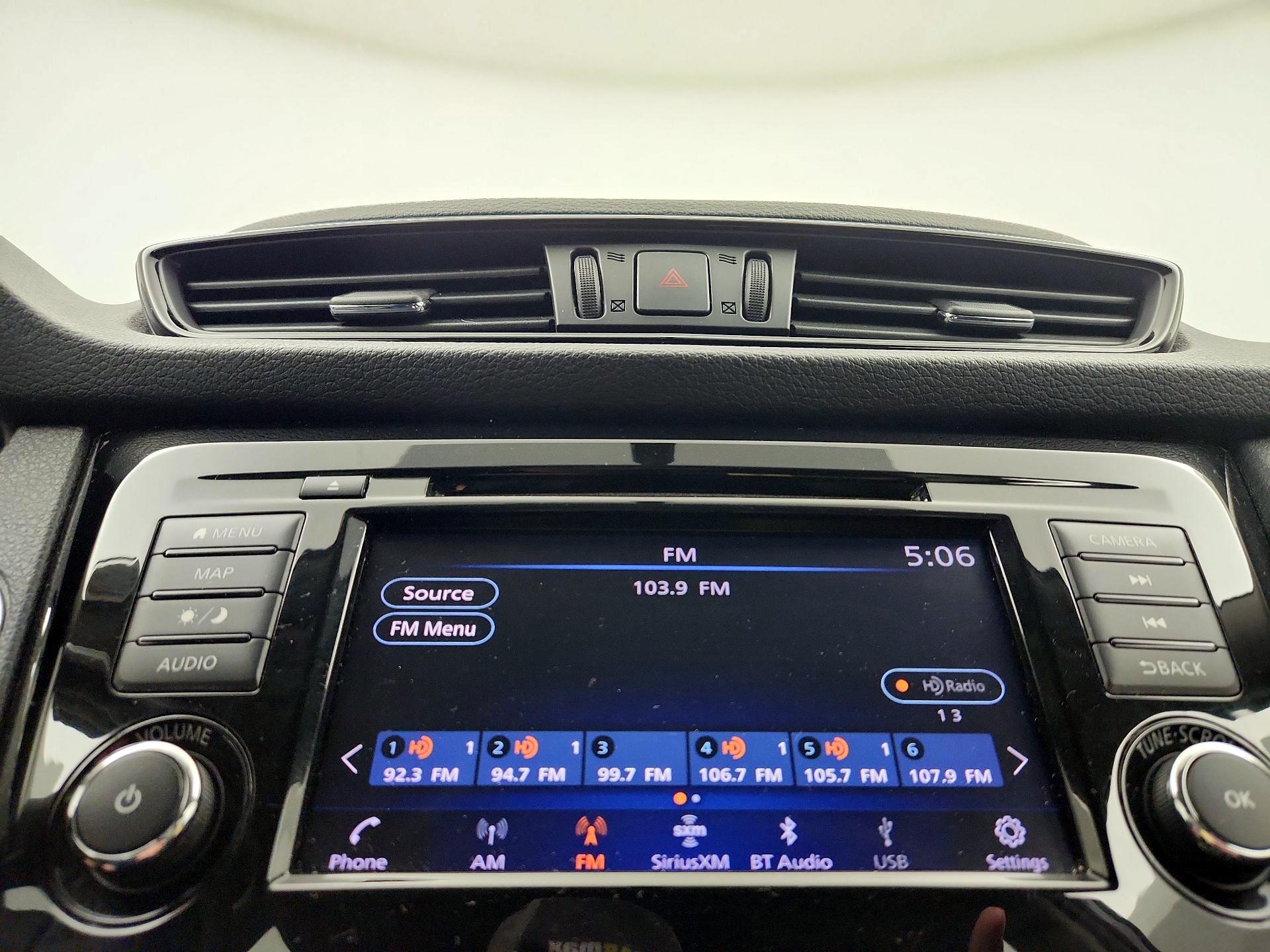 Thumbnail: 2018 Nissan Rogue - 16