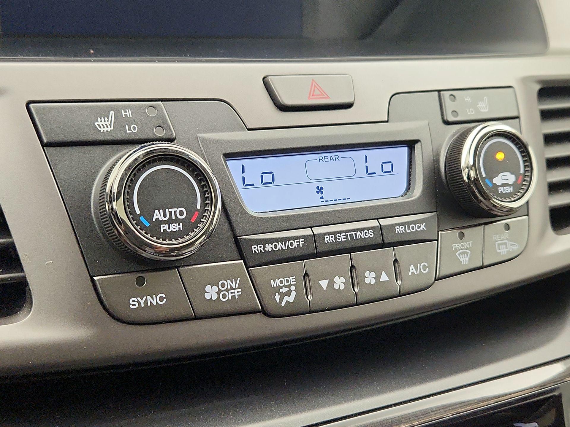 Thumbnail: 2015 Honda Odyssey - 16