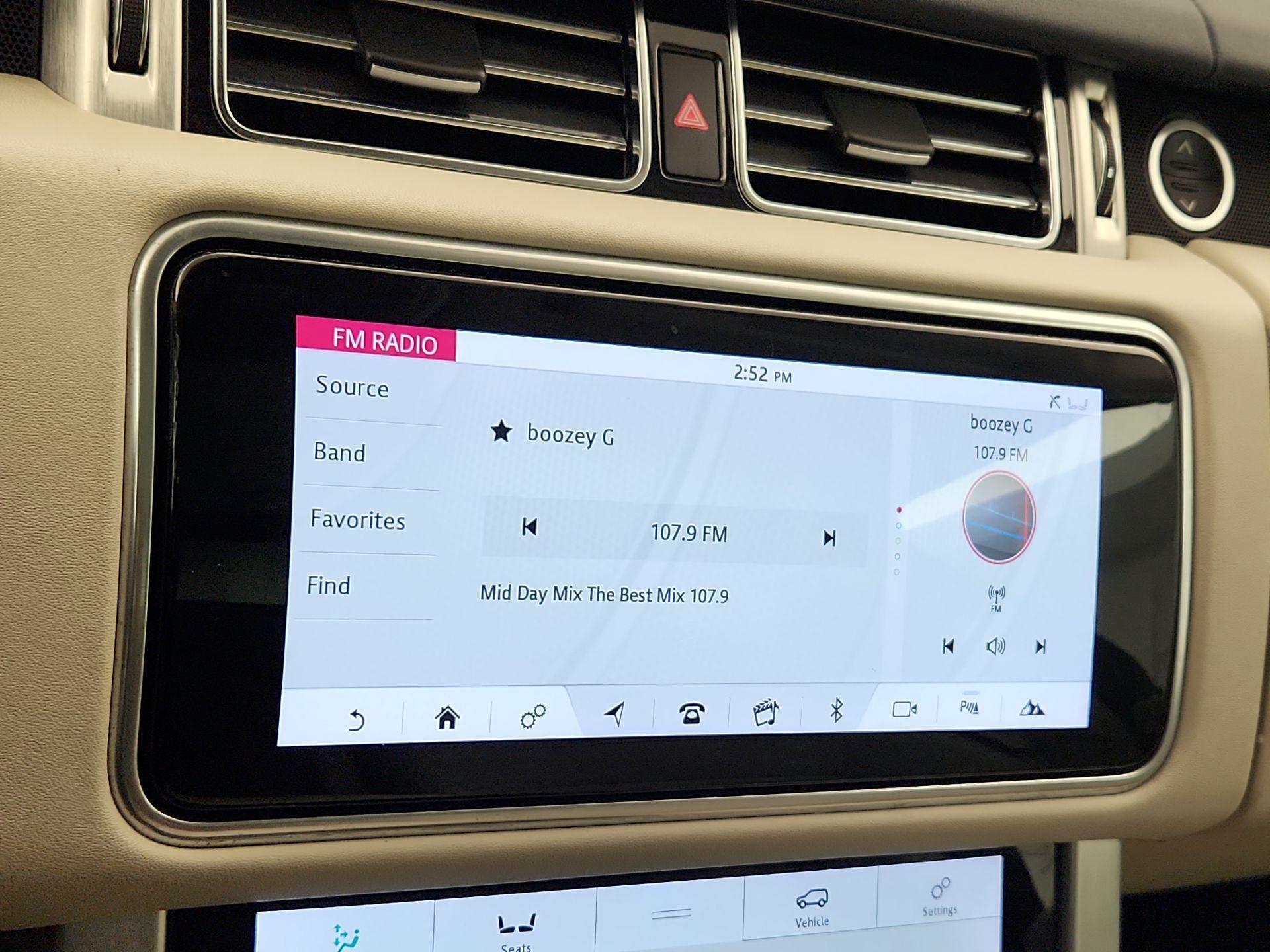 Thumbnail: 2020 Land Rover Range Rover - 16