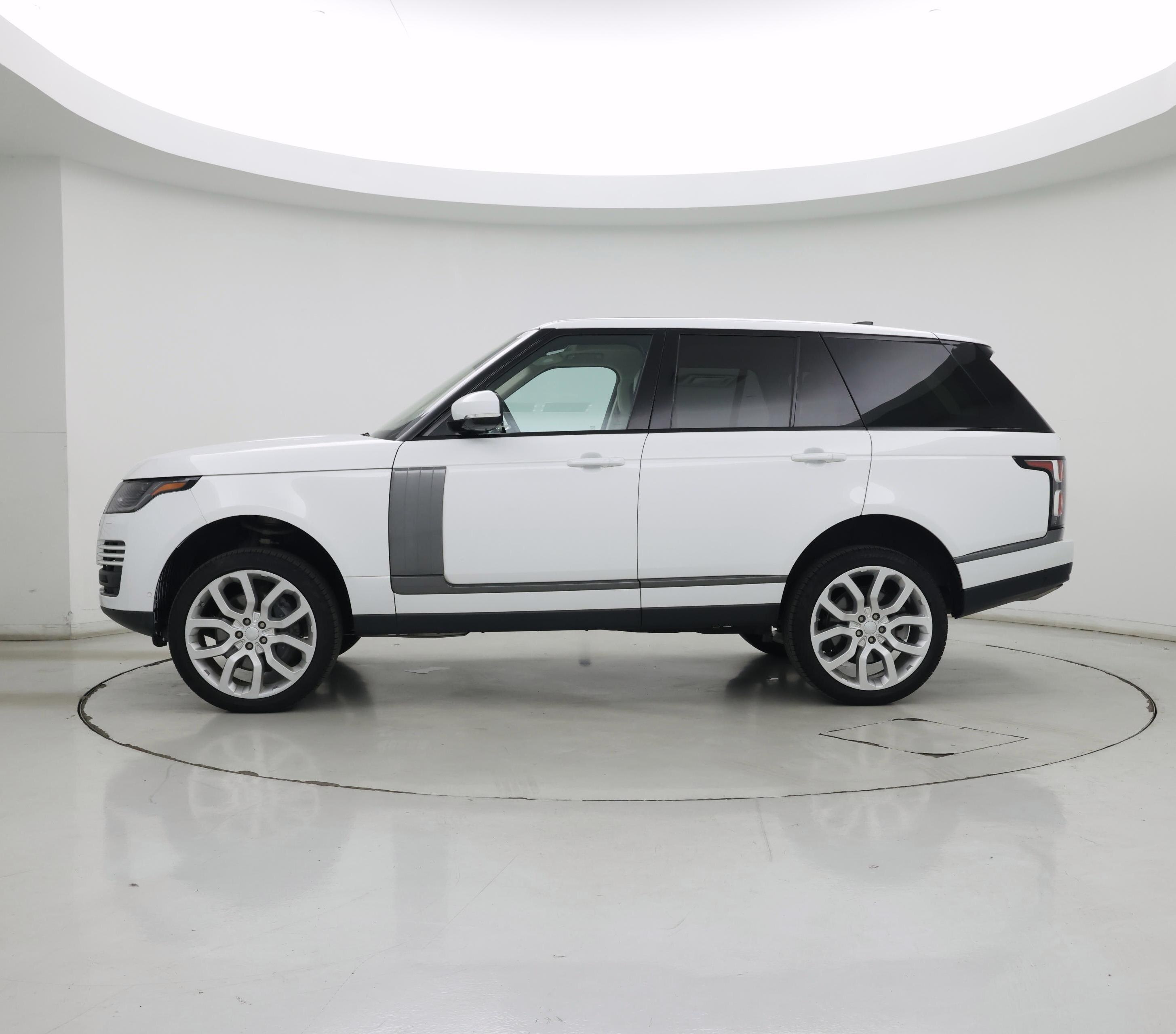 Thumbnail: 2020 Land Rover Range Rover - 3