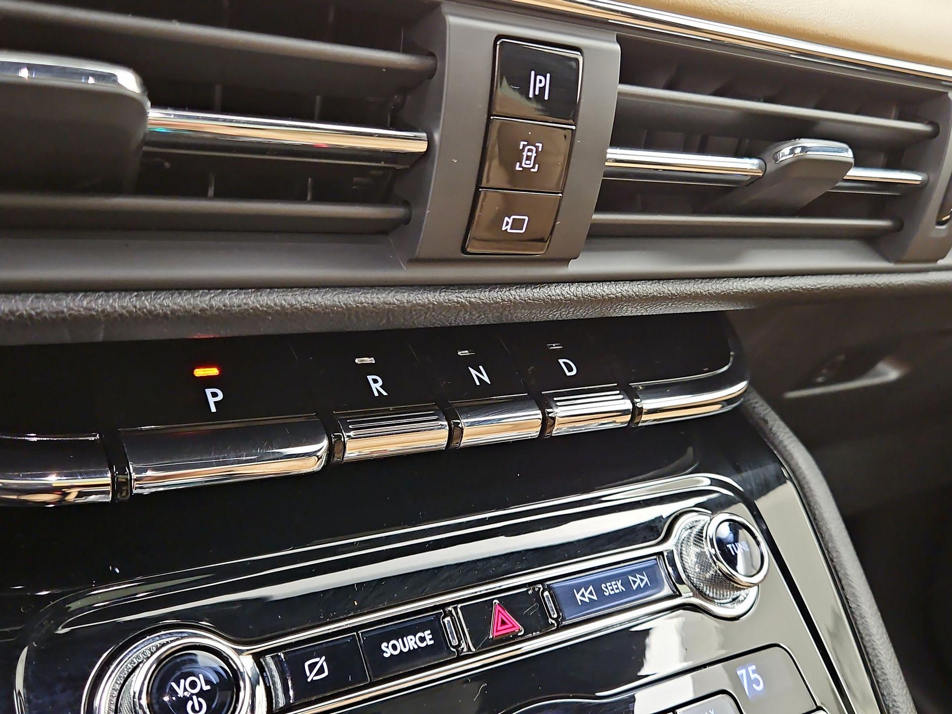 Thumbnail: 2020 Lincoln Corsair - 18