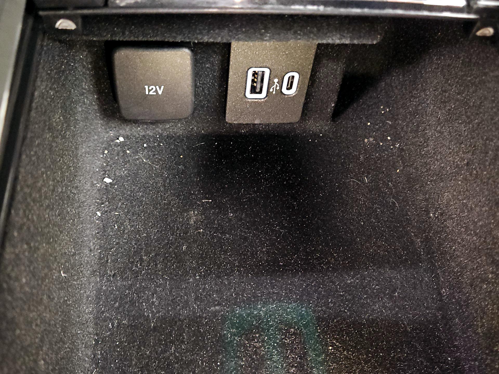 Thumbnail: 2020 Lincoln Corsair - 19