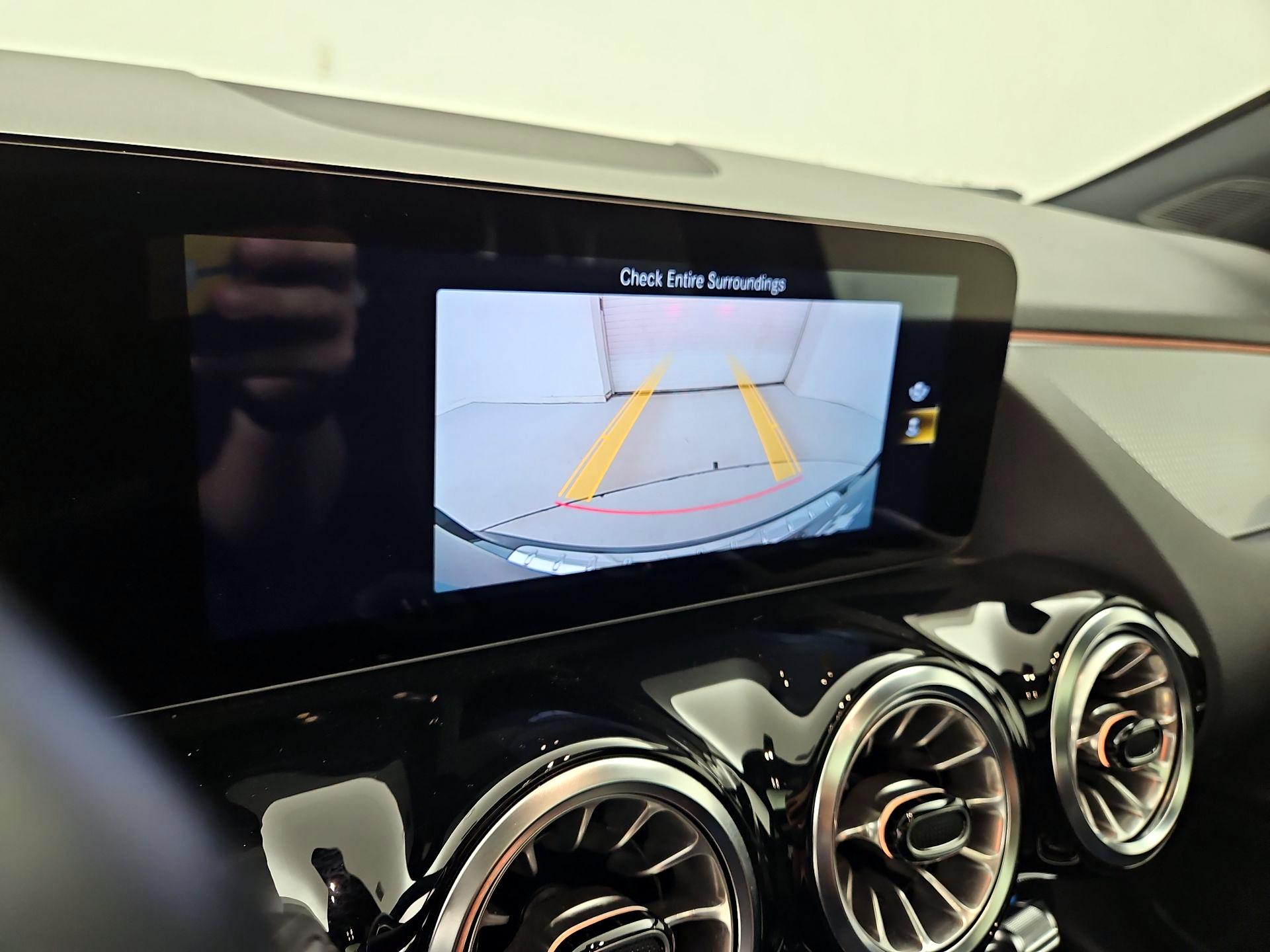 Thumbnail: 2022 Mercedes-Benz GLA - 14