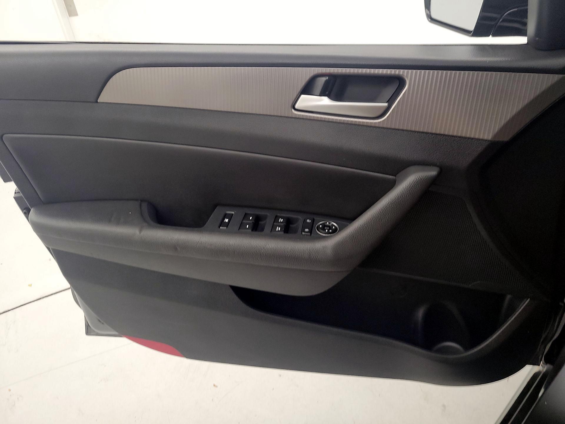 Thumbnail: 2018 Hyundai Sonata - 12